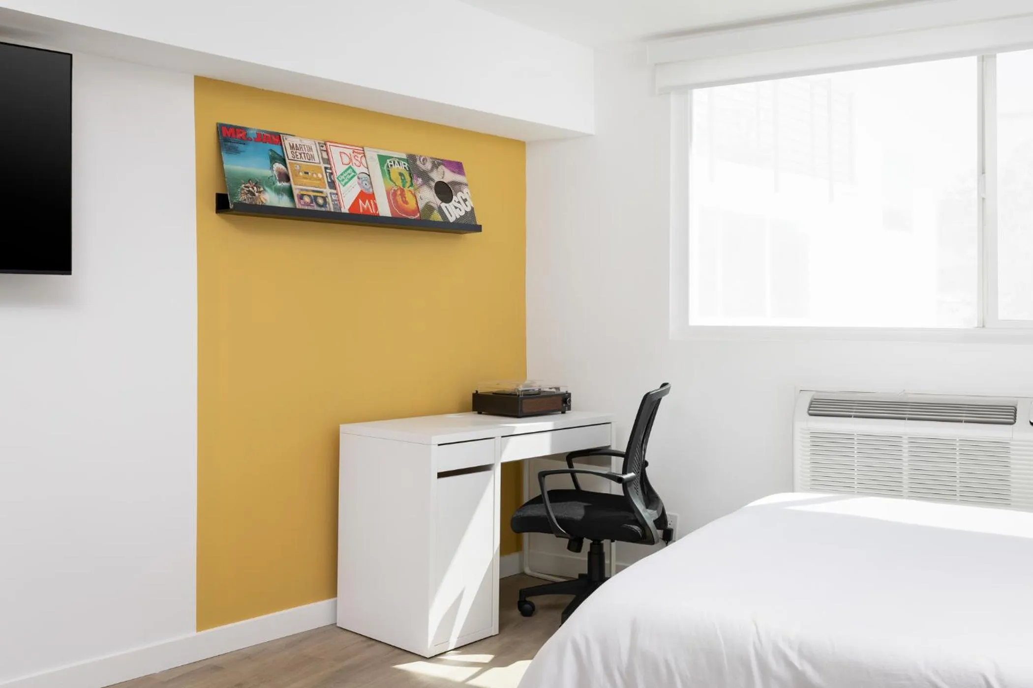 hair dresser in Fenix Hotel Hollywood