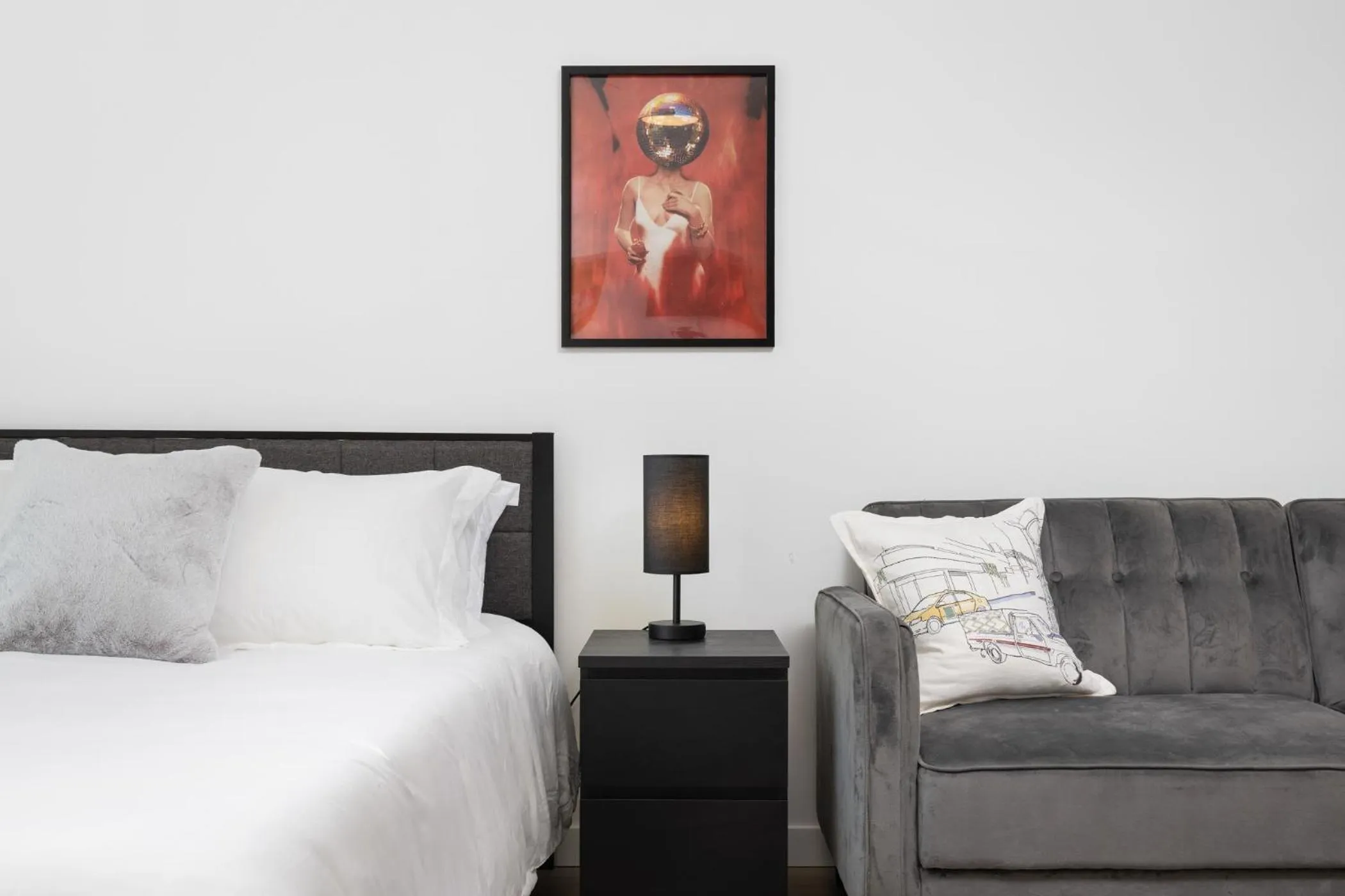 Seating area, Bed in Fenix Hotel Hollywood