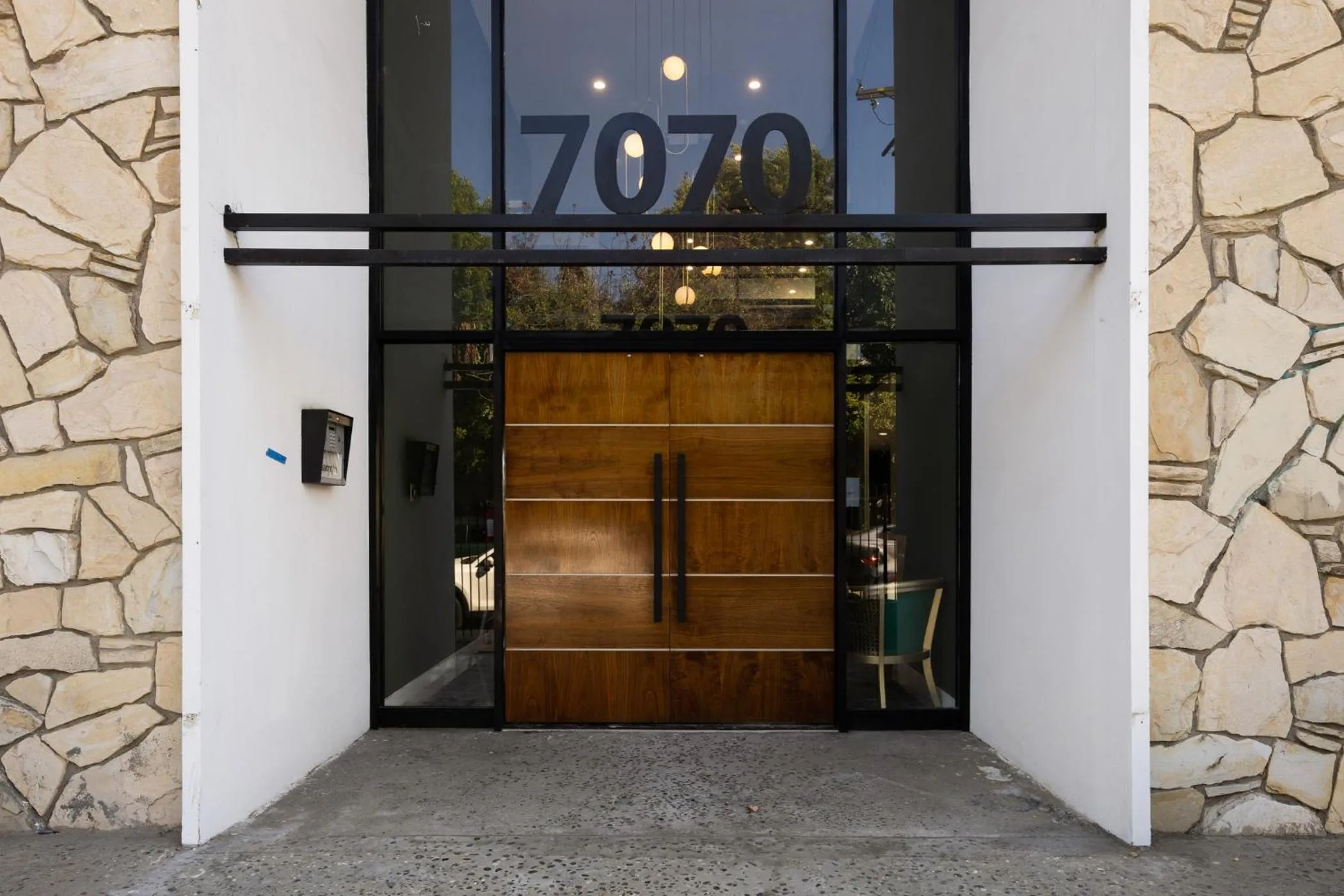 Facade/entrance in Fenix Hotel Hollywood