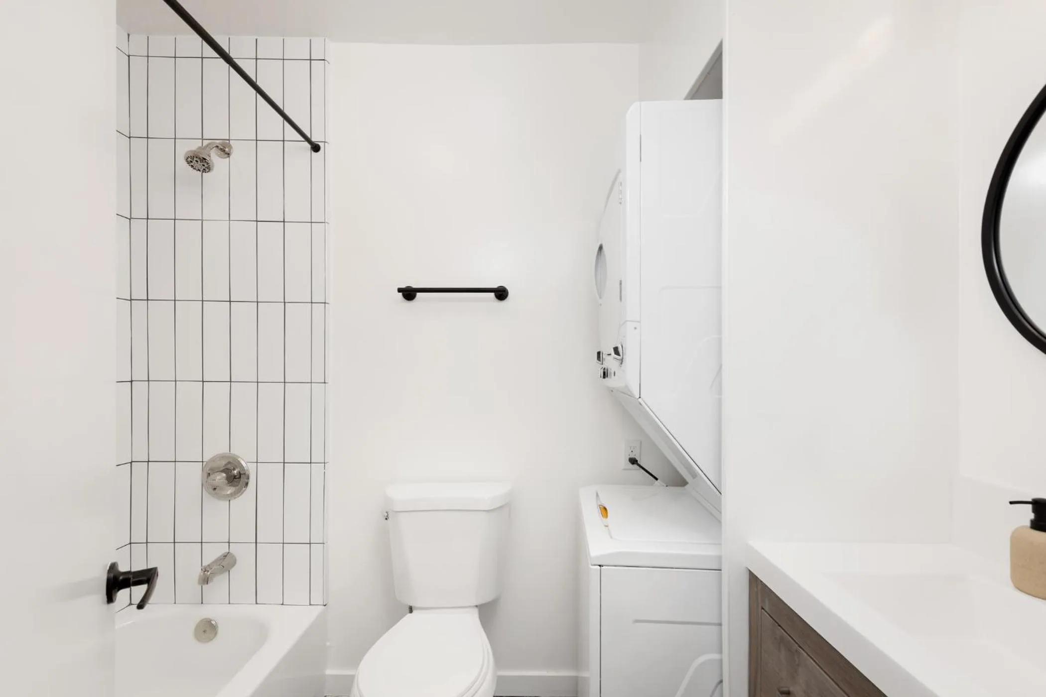 Shower in Fenix Hotel Hollywood