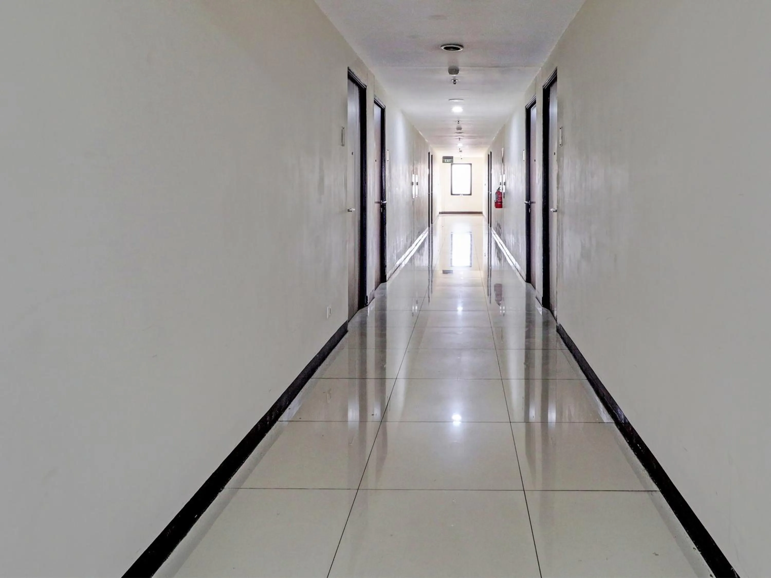 Lobby or reception in OYO Life 92735 Apartemen Tamansari Panoramic By Santuy