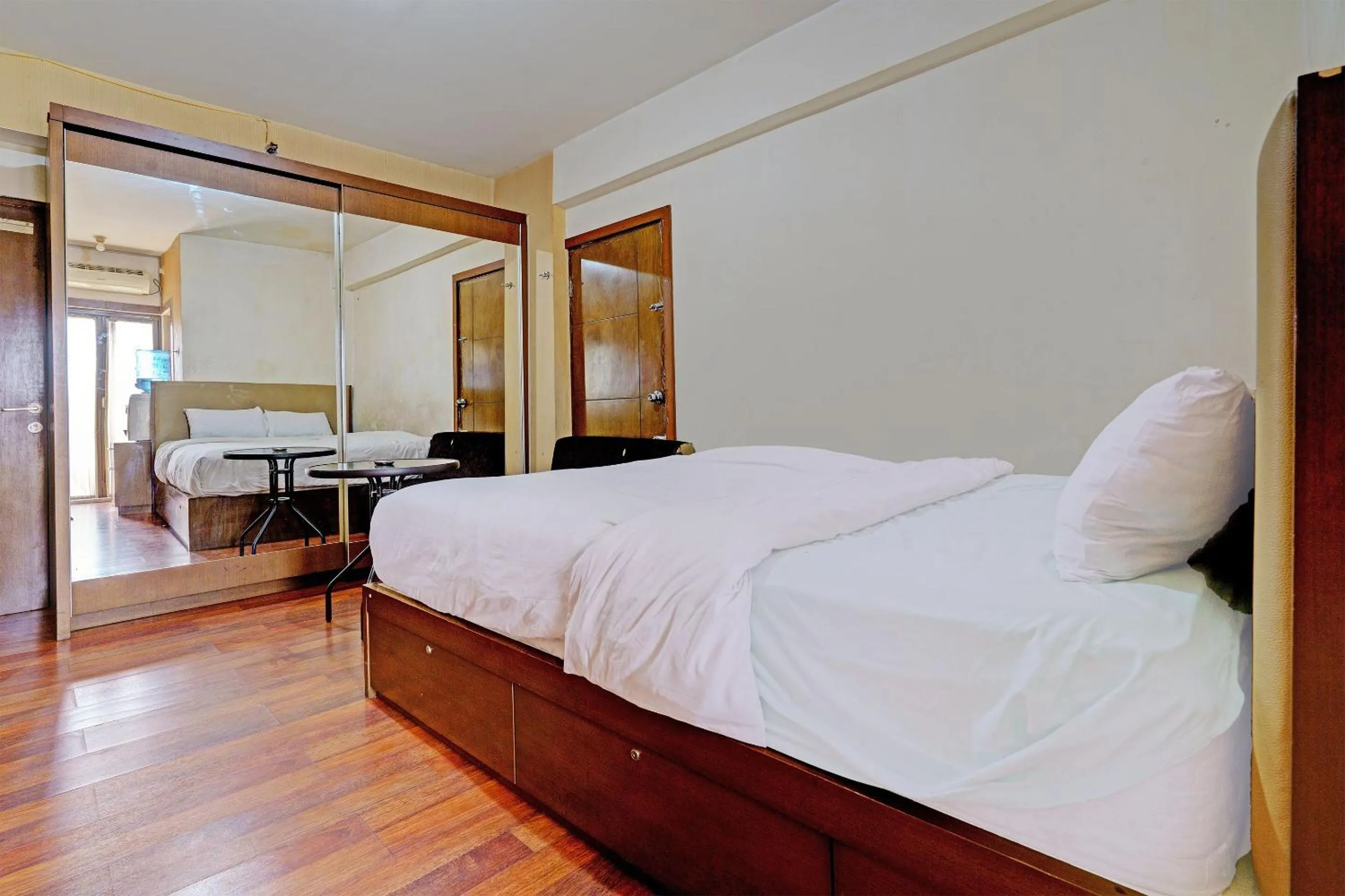 Bedroom, Bed in OYO Life 92949 Apartemen Gateway Cicadas By Qq Rent