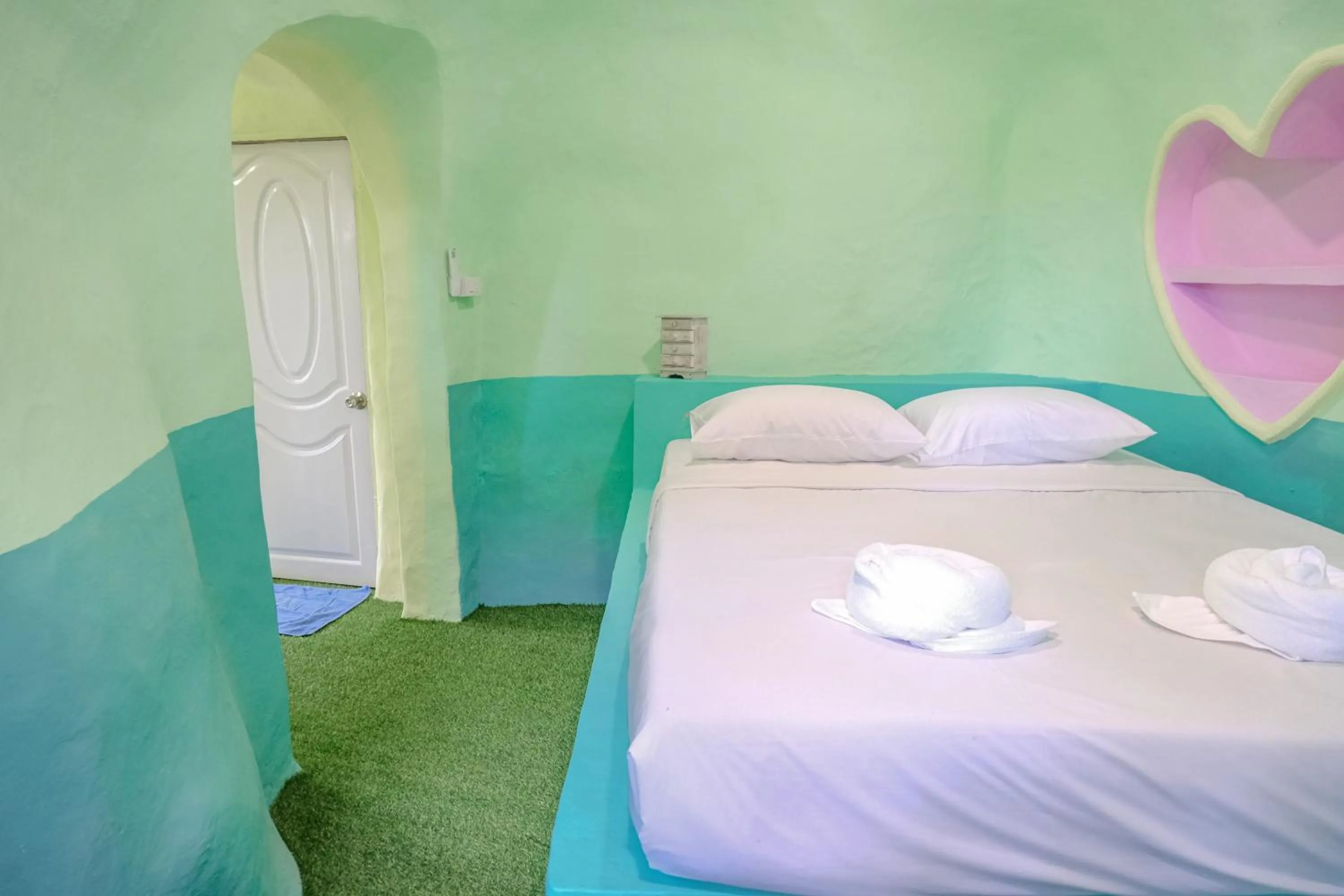 Bedroom, Bed in Bangmara Hill