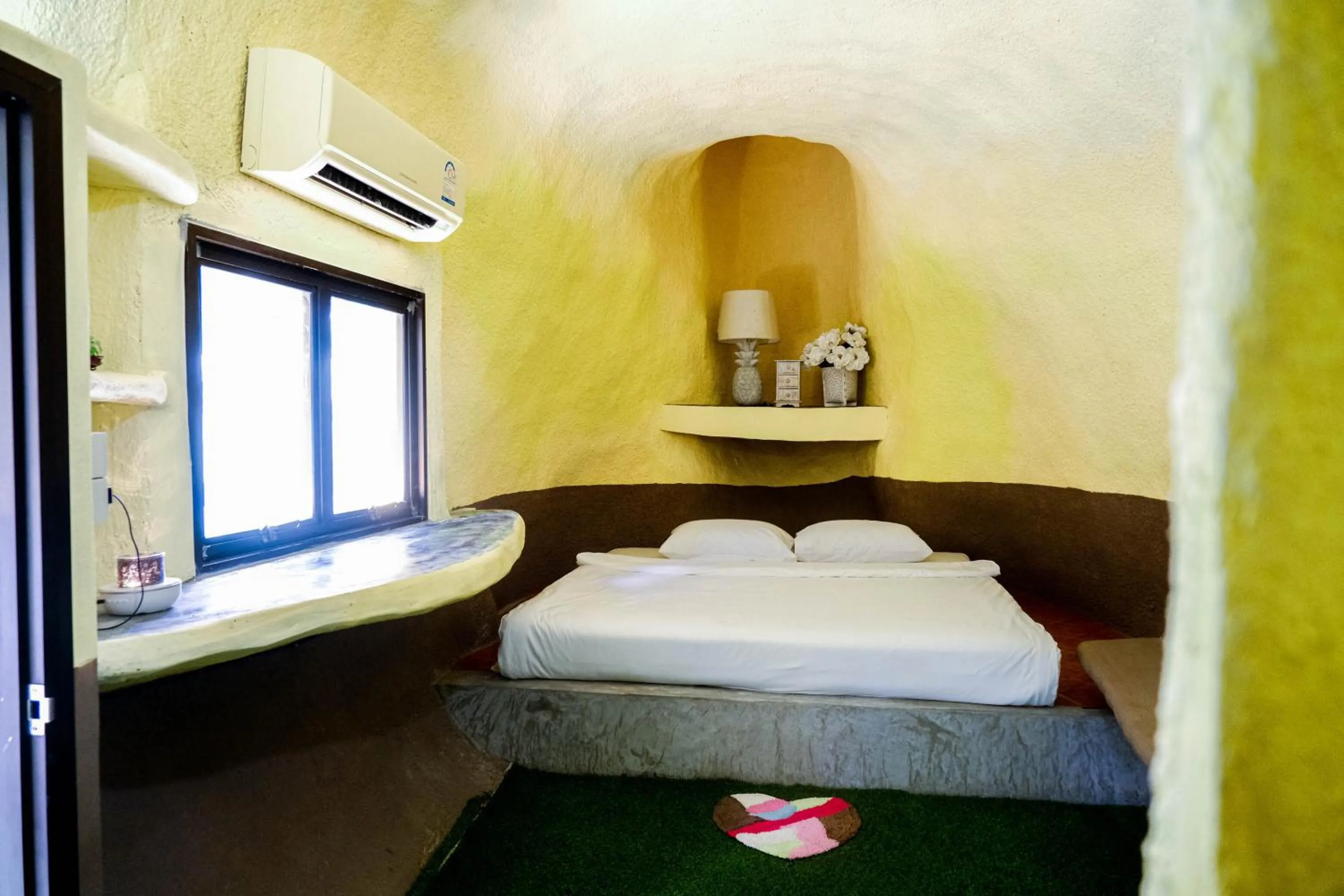 Bedroom, Bed in Bangmara Hill