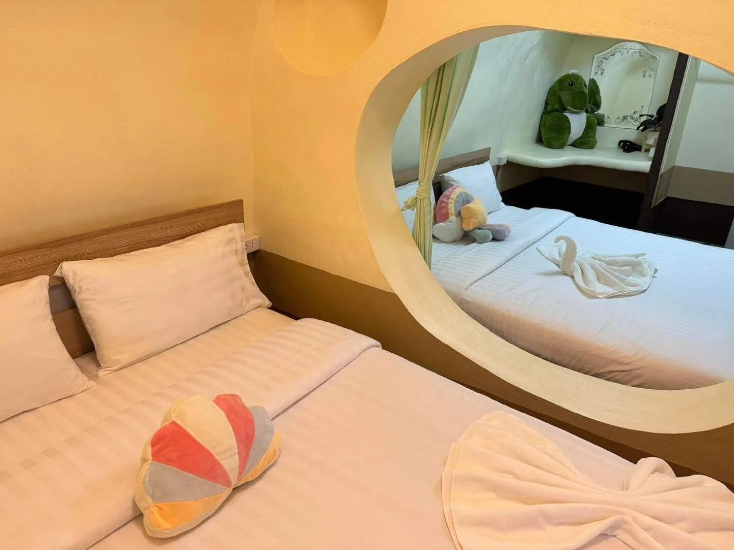 Bedroom, Bed in Bangmara Hill