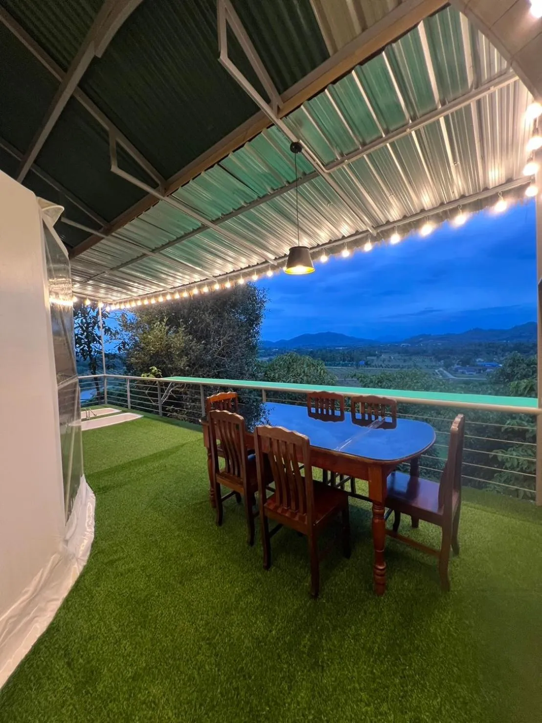 Dining area in Bangmara Hill