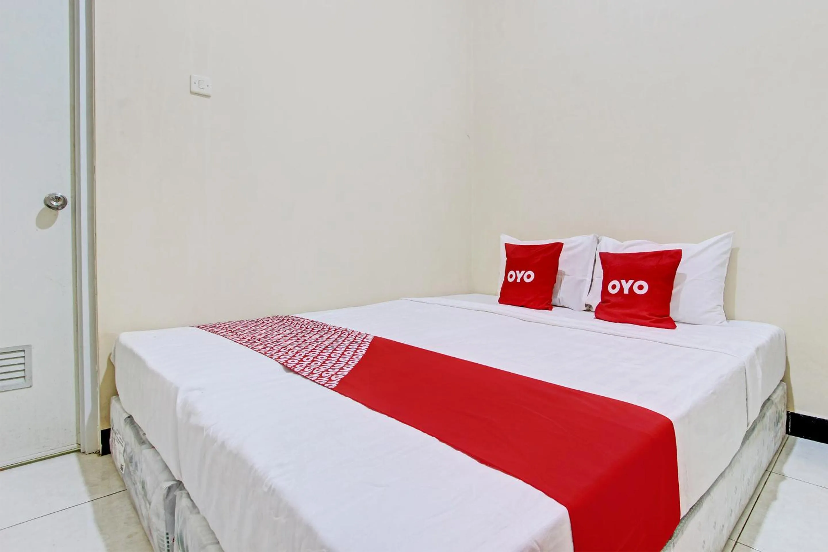 Bedroom, Bed in OYO Life 93034 Ayri Home