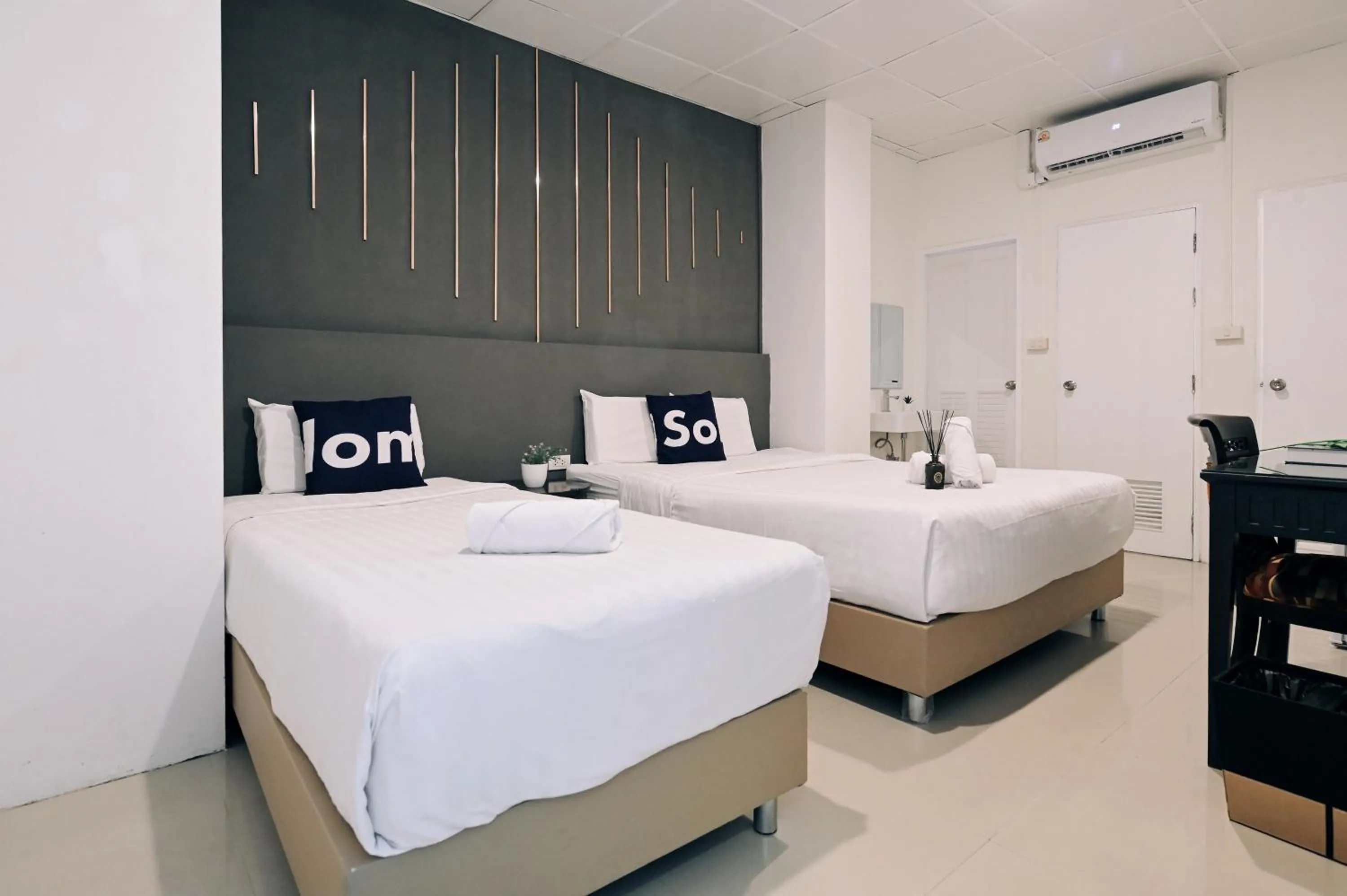 Bed in Tori crown hotel