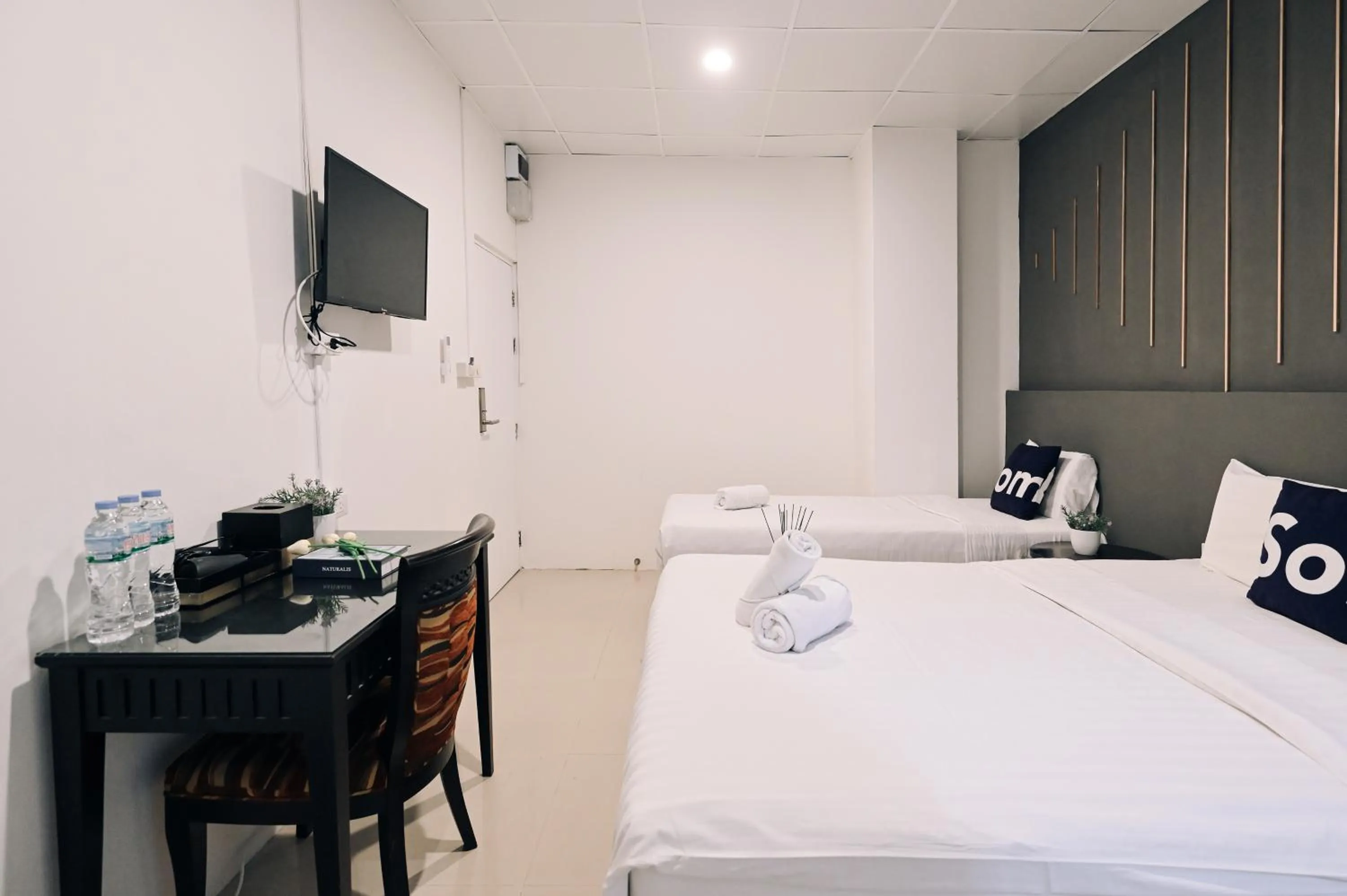 Bed in Tori crown hotel