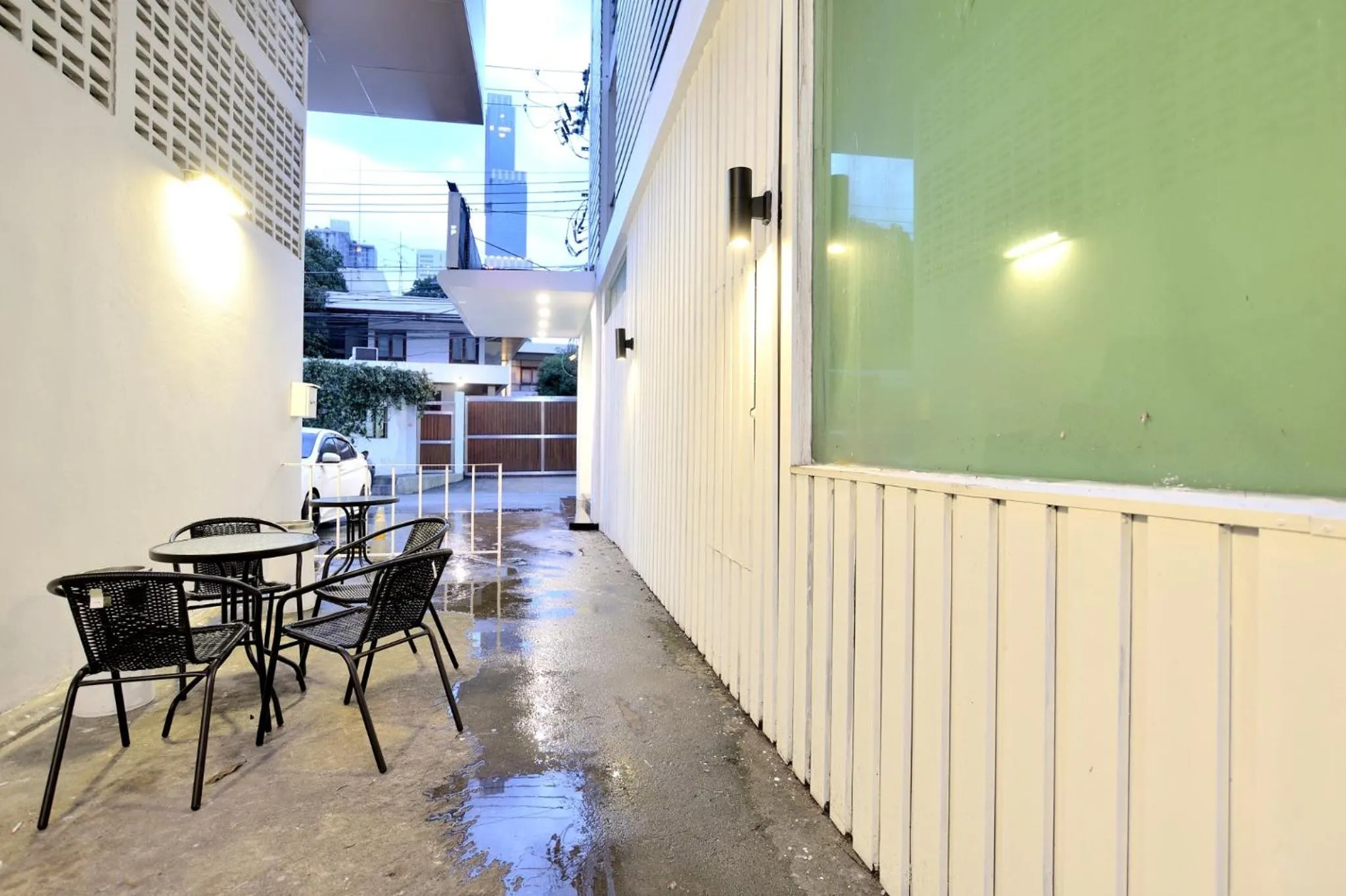 Seating area in Tori crown hotel