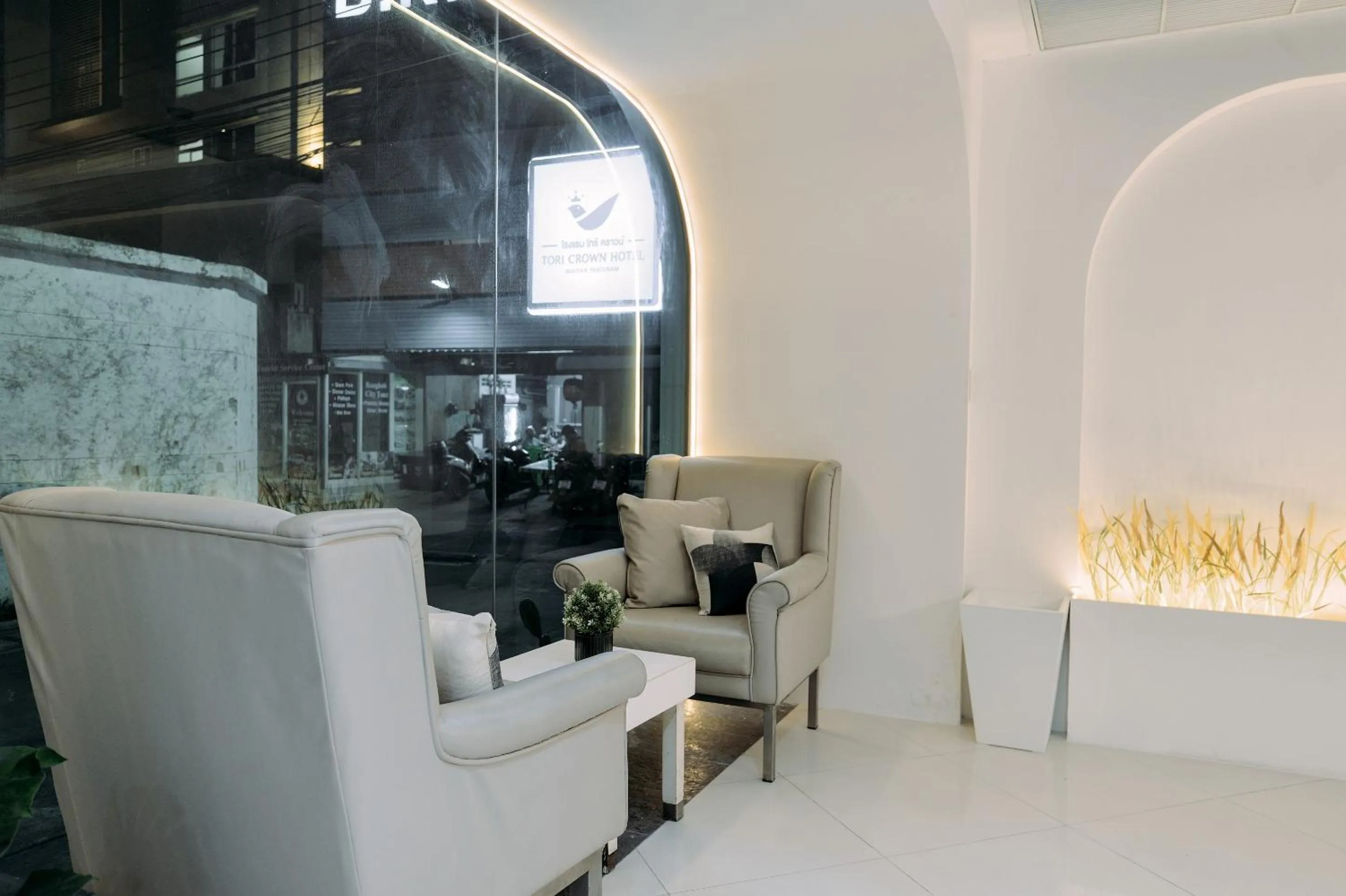 Seating area in Tori crown hotel