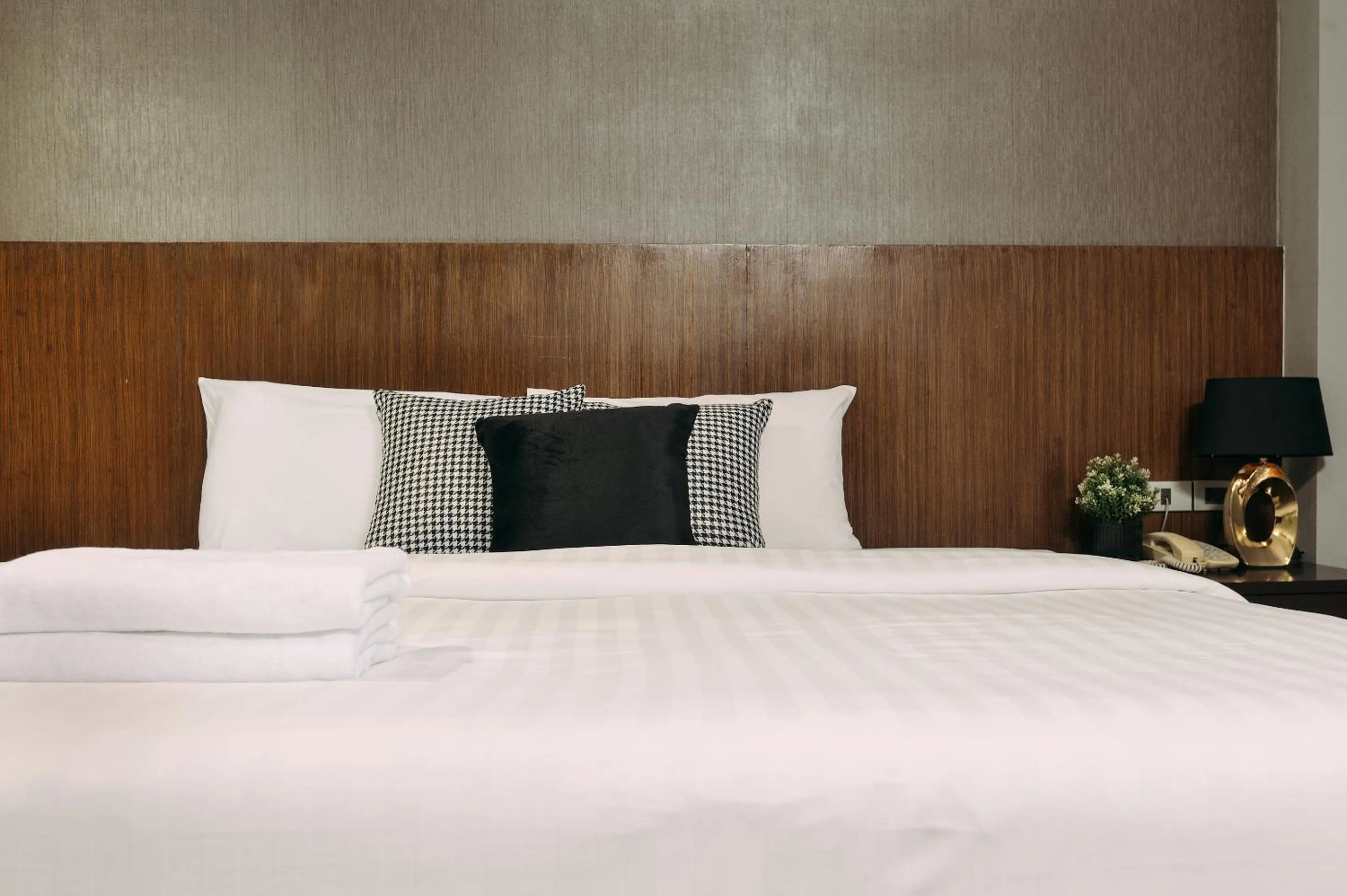 Bed in Tori crown hotel