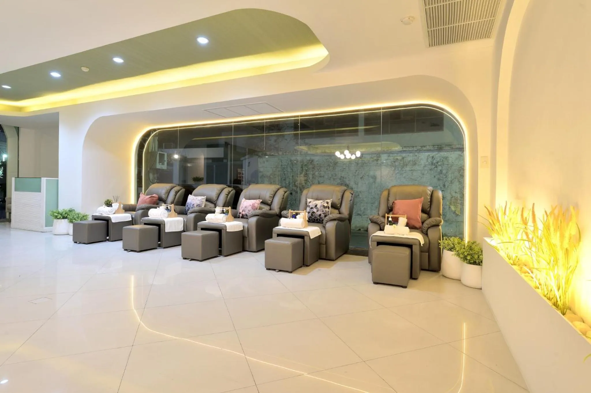 Spa and wellness centre/facilities in Tori crown hotel