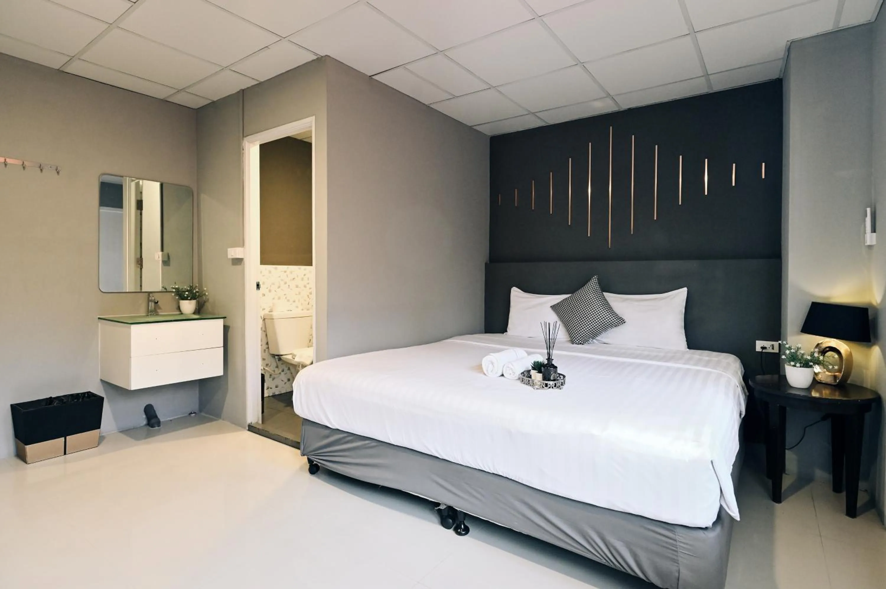 Bed in Tori crown hotel