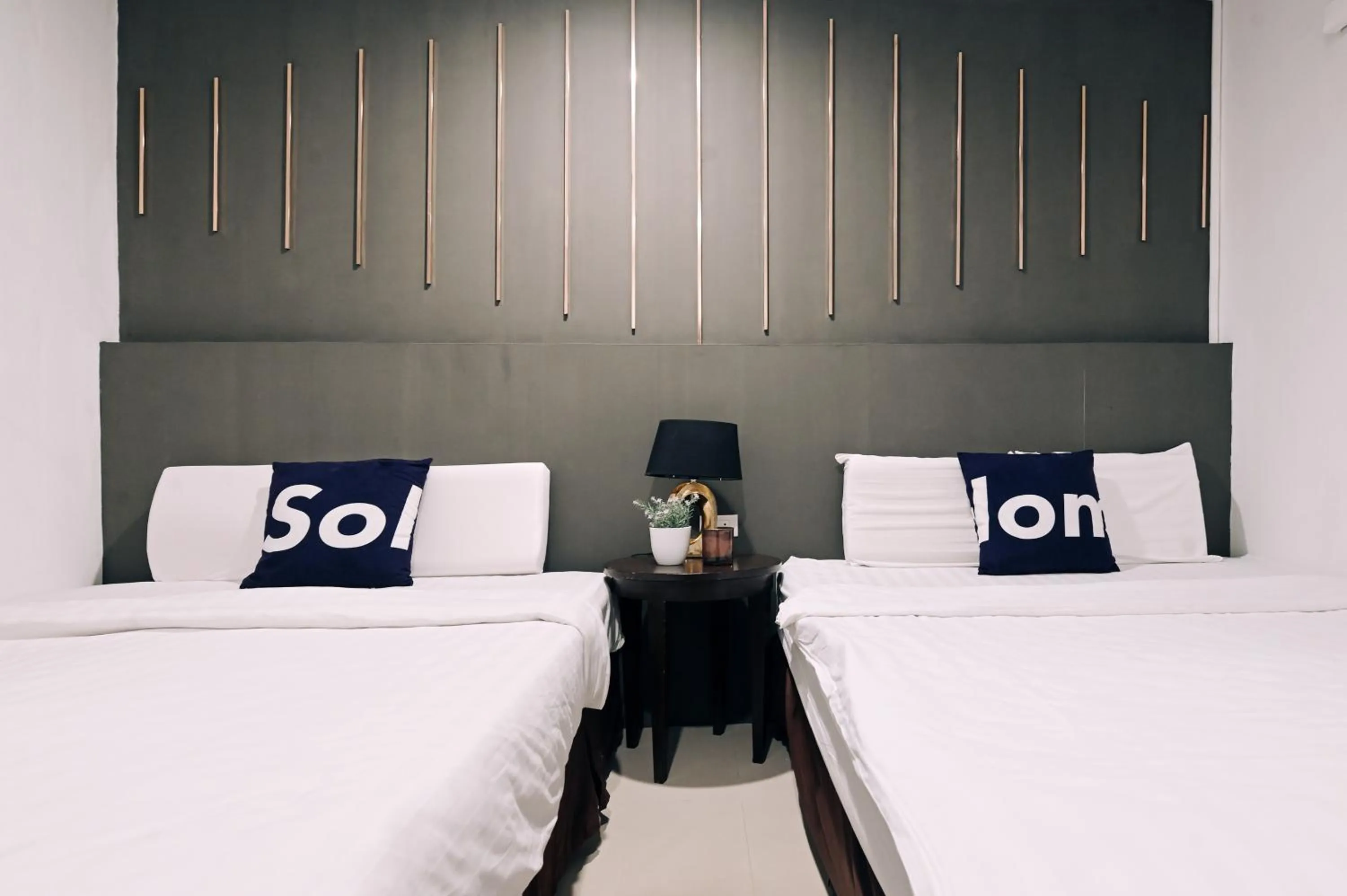 Bed in Tori crown hotel