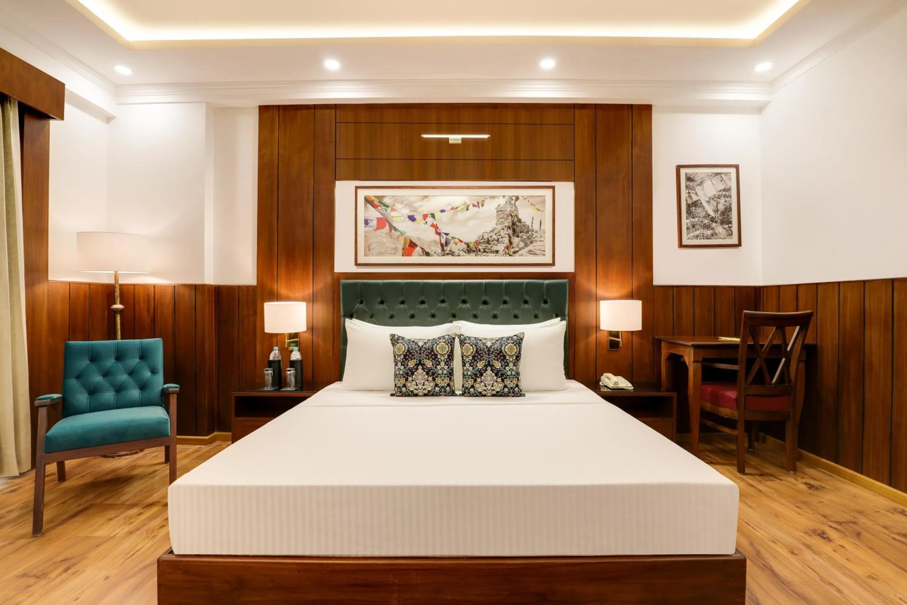 Bedroom, Bed in Lemon Tree Hotel, Mcleodganj