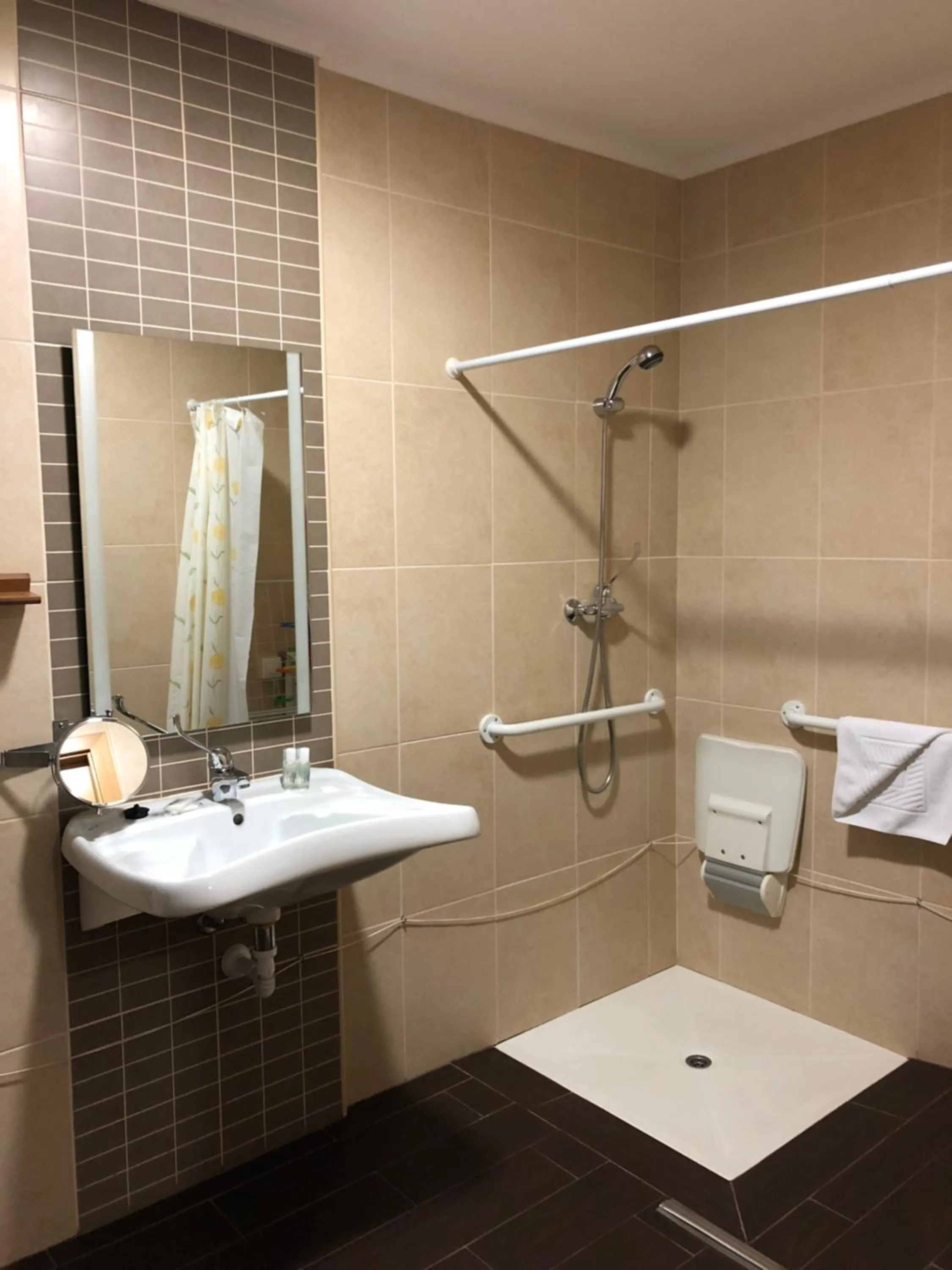 Toilet in Hotel Paiva