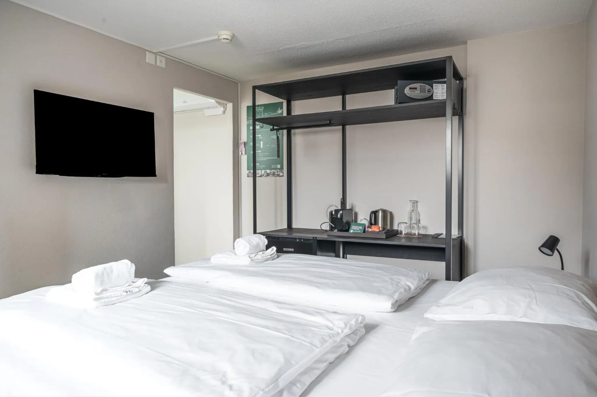 TV and multimedia, Bed in Hotel Goldener Stern - Self check-in