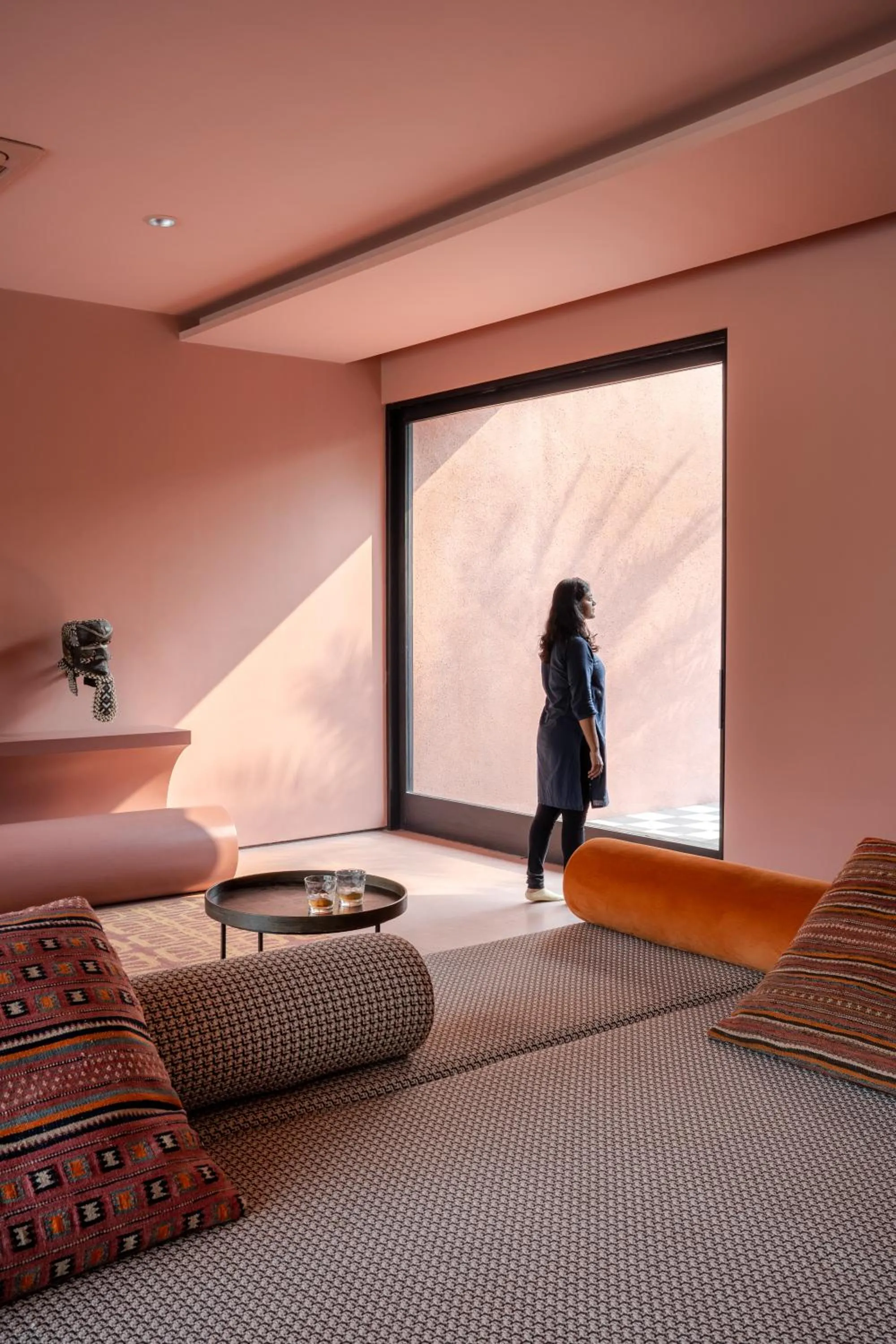 Living room, Bed in LohonoStays Villa CasaDel