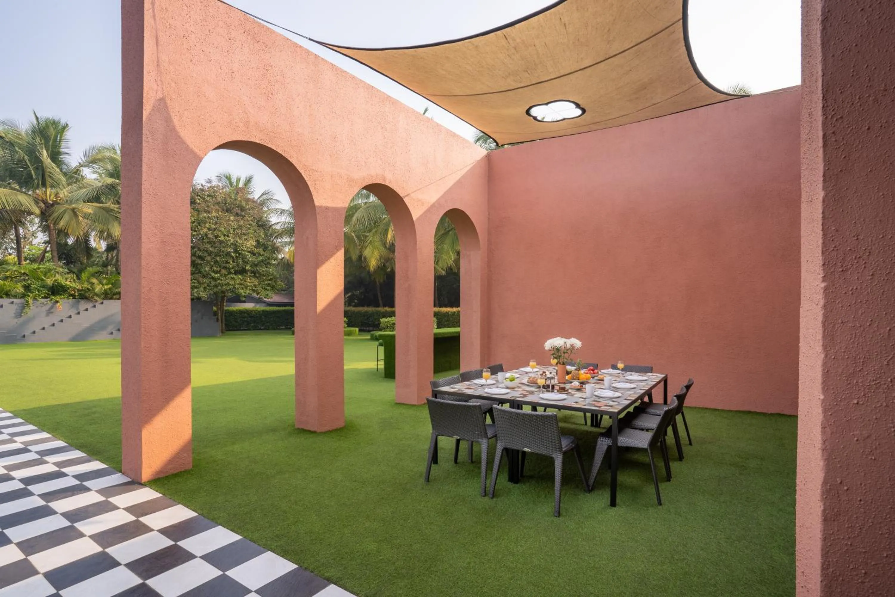 Garden in LohonoStays Villa CasaDel