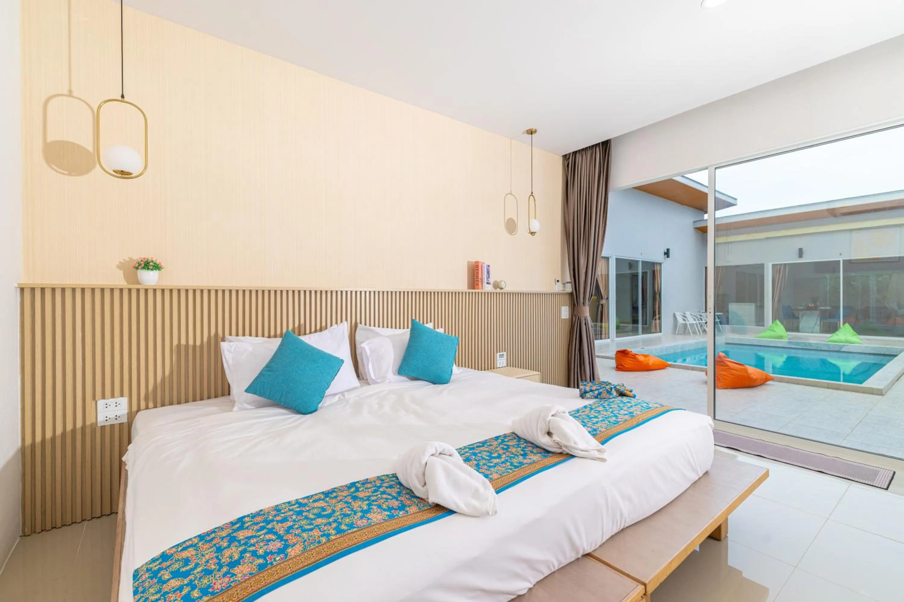 Bed in Andaman Sea Best Pool Access and Villas