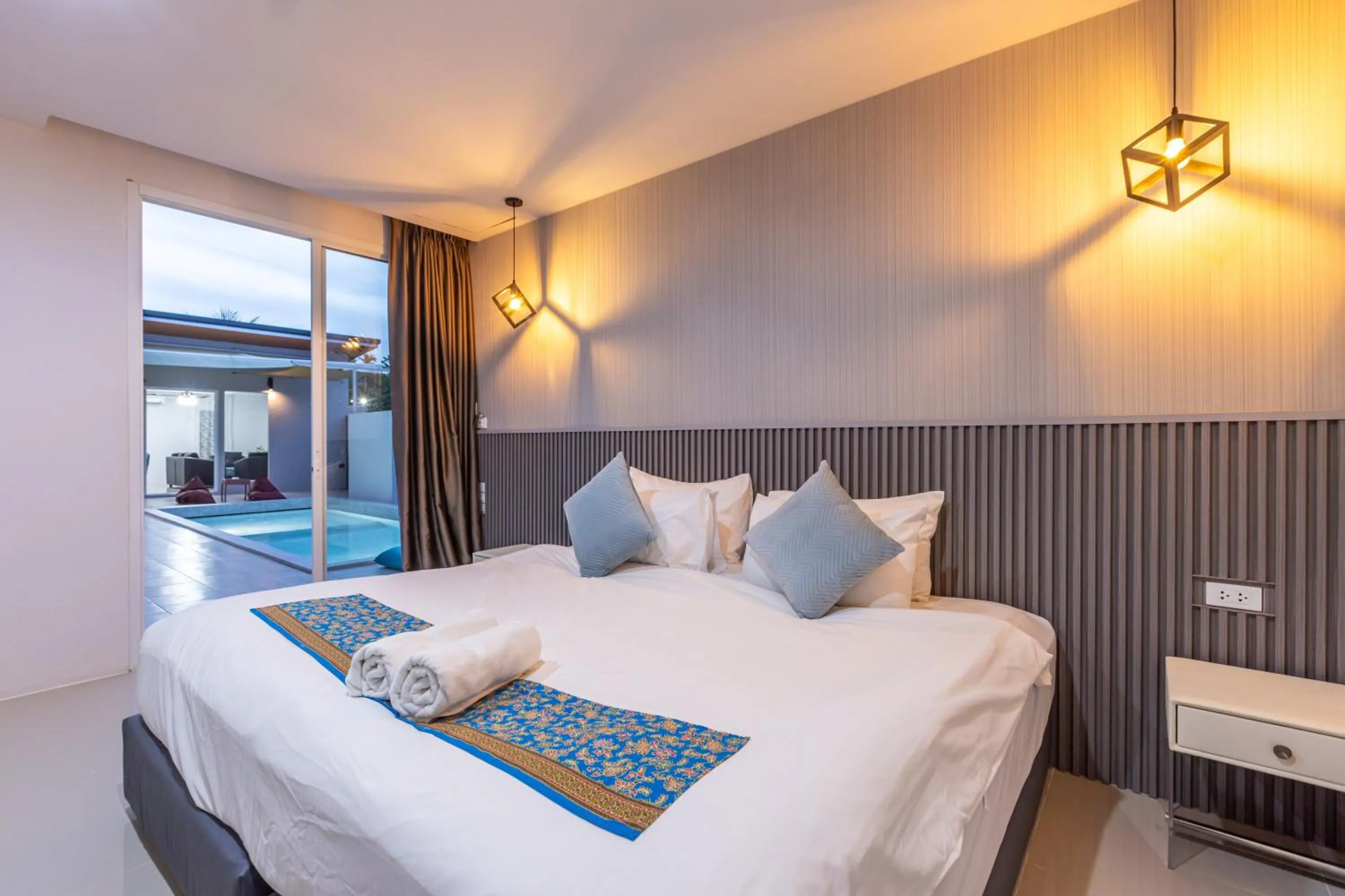 Bed in Andaman Sea Best Pool Access and Villas