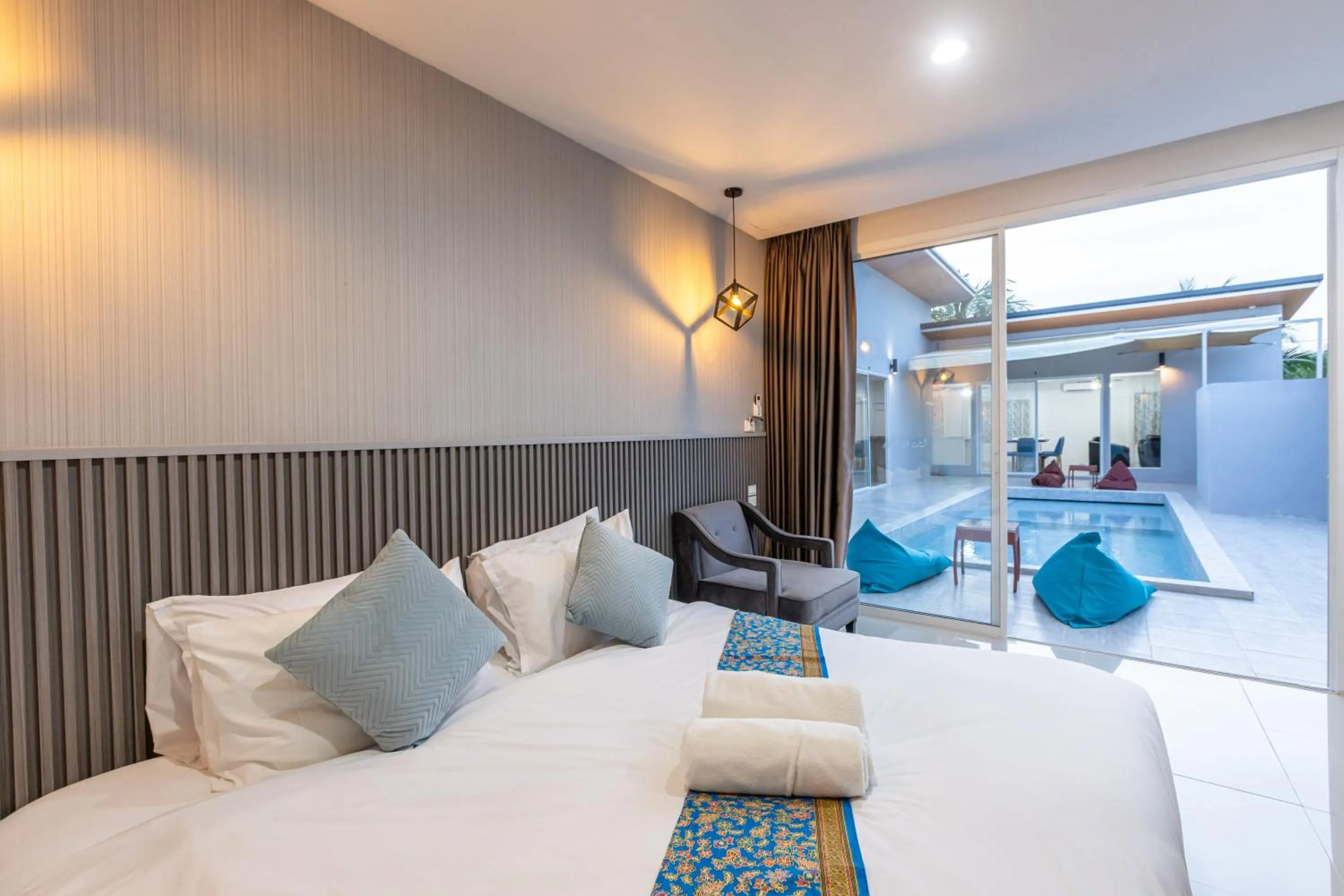 Bed in Andaman Sea Best Pool Access and Villas