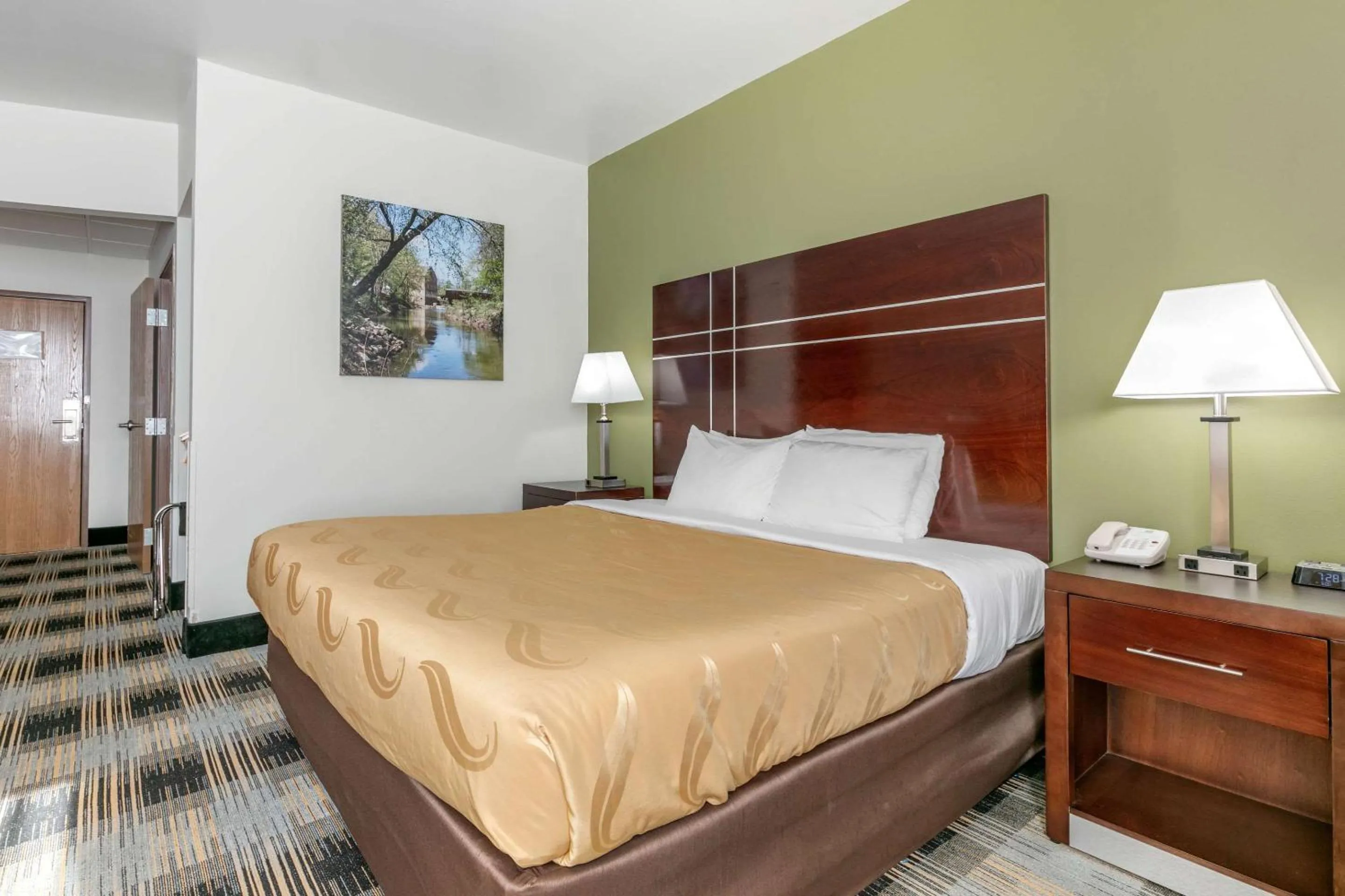 Photo of the whole room, Bed in Quality Inn Cape Girardeau North