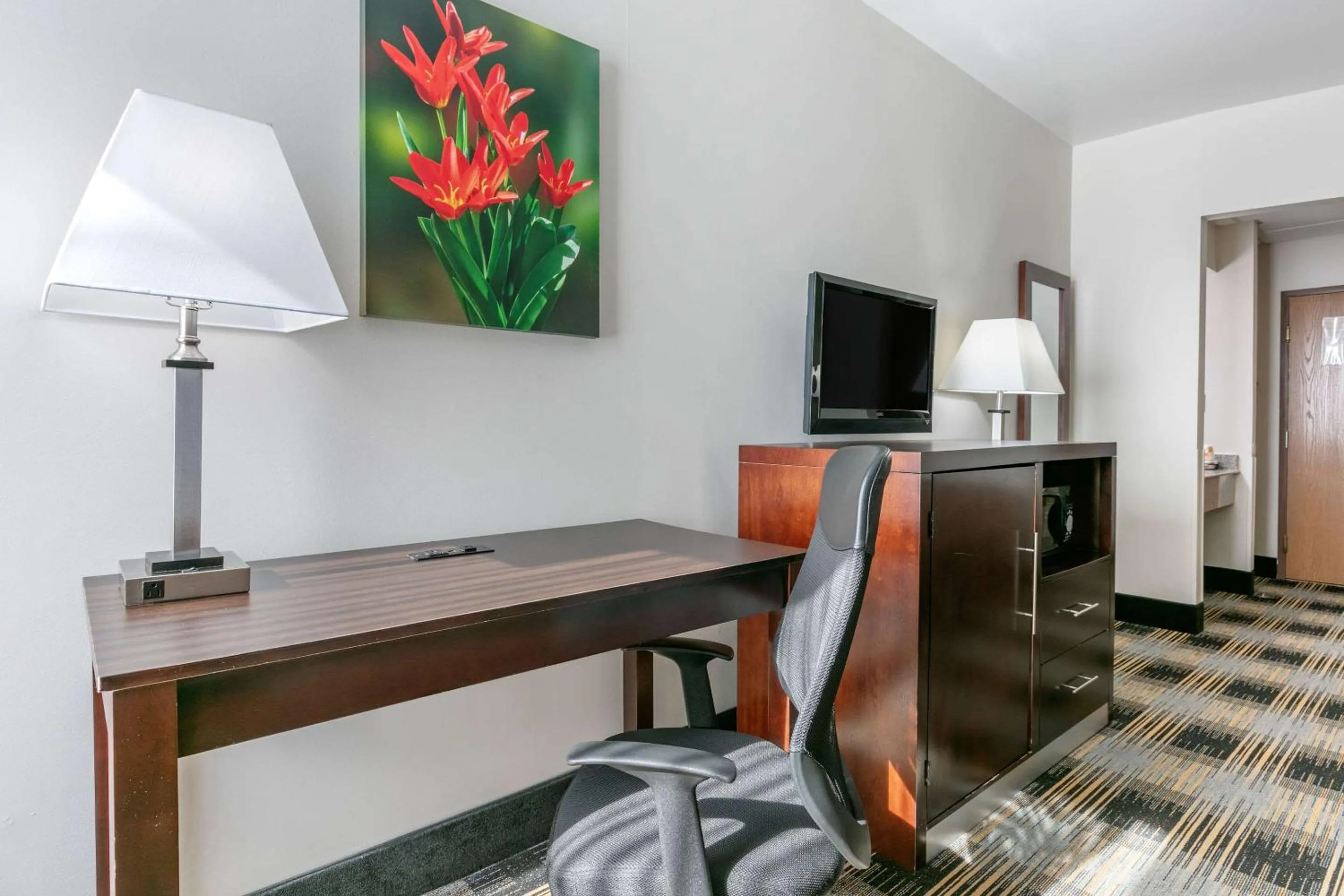 Photo of the whole room in Quality Inn Cape Girardeau North