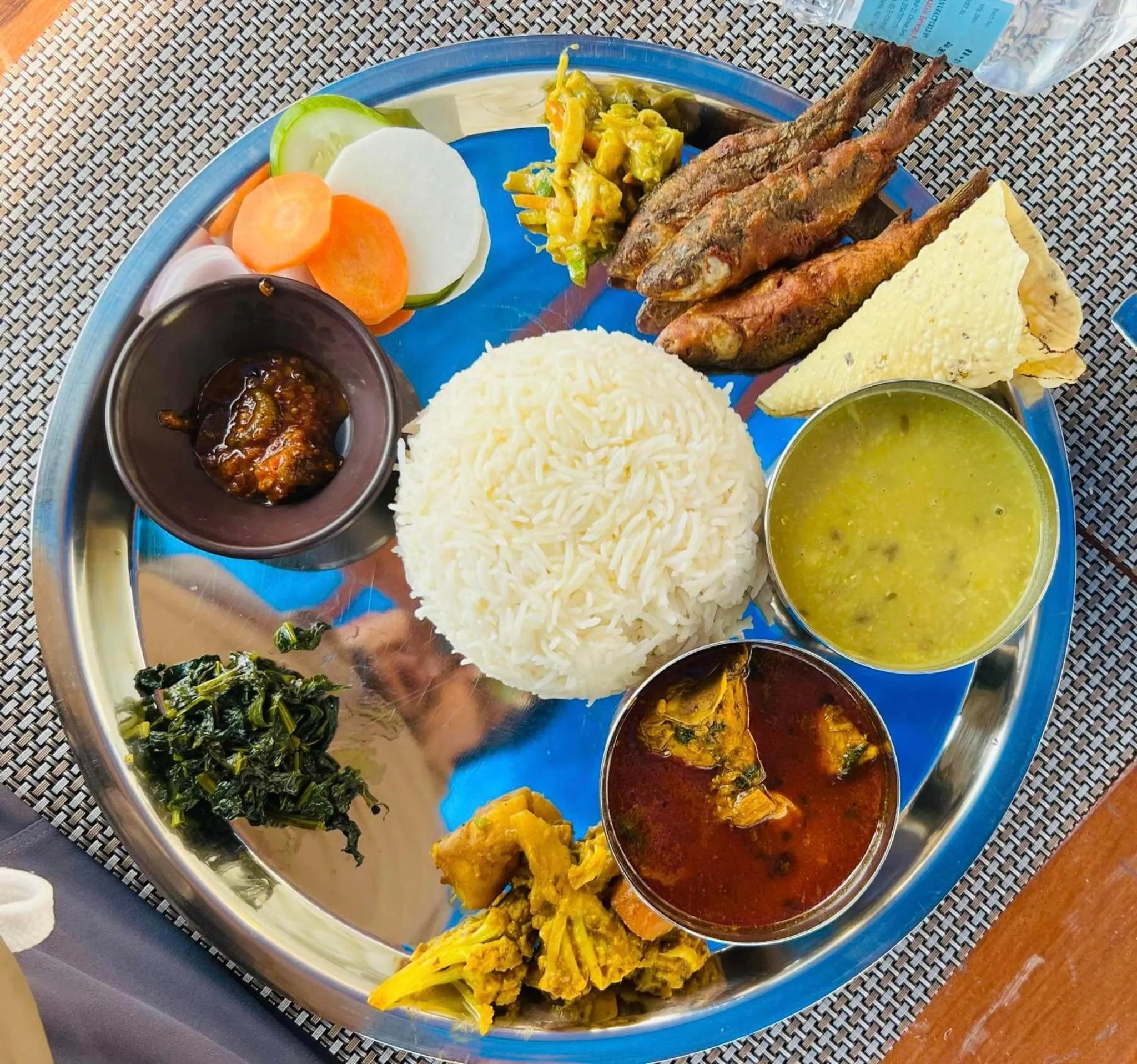 Restaurant/places to eat in Hotel Kavya Inn