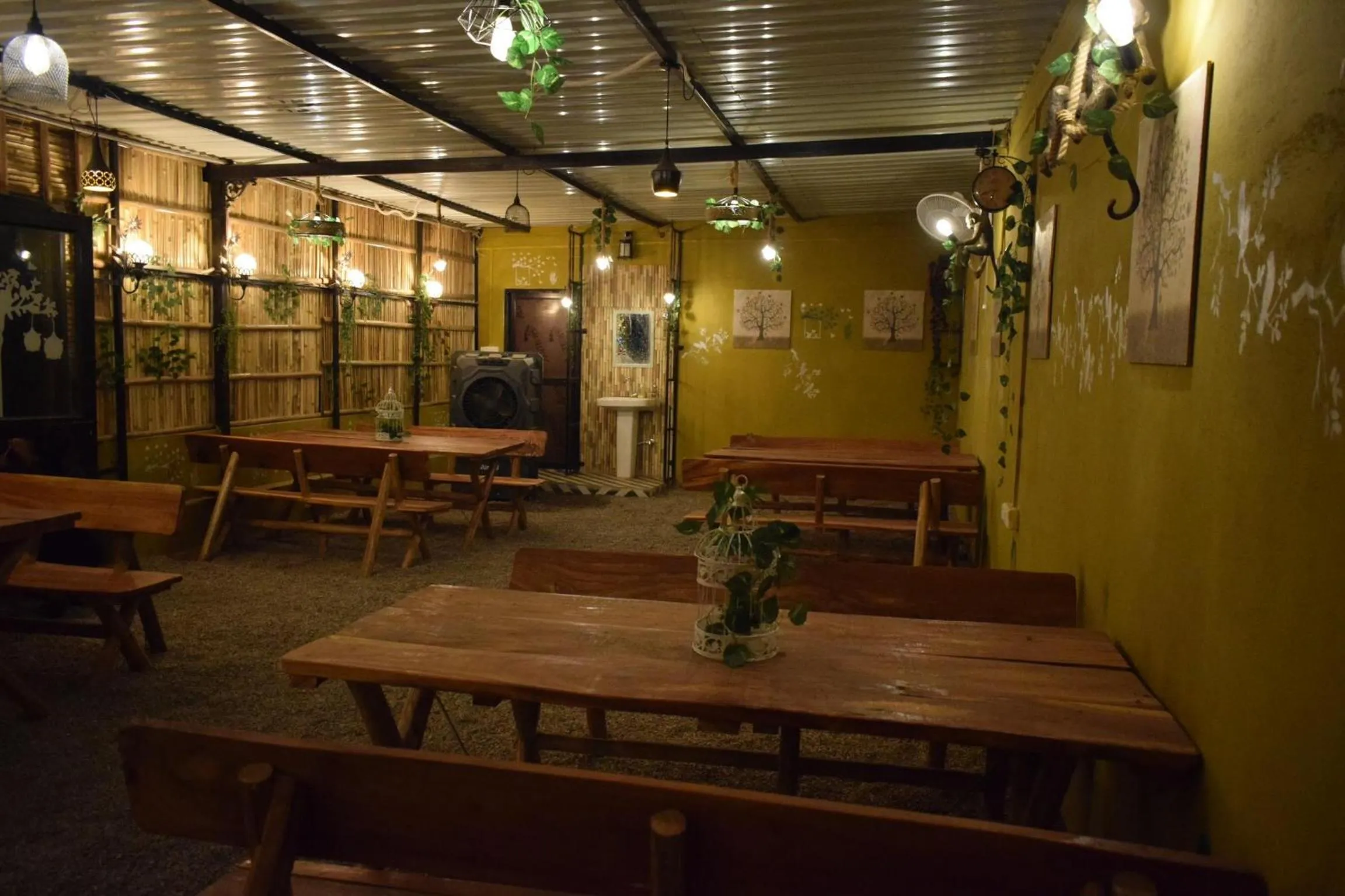 Restaurant/places to eat in Rann Meadows Ranthambhore