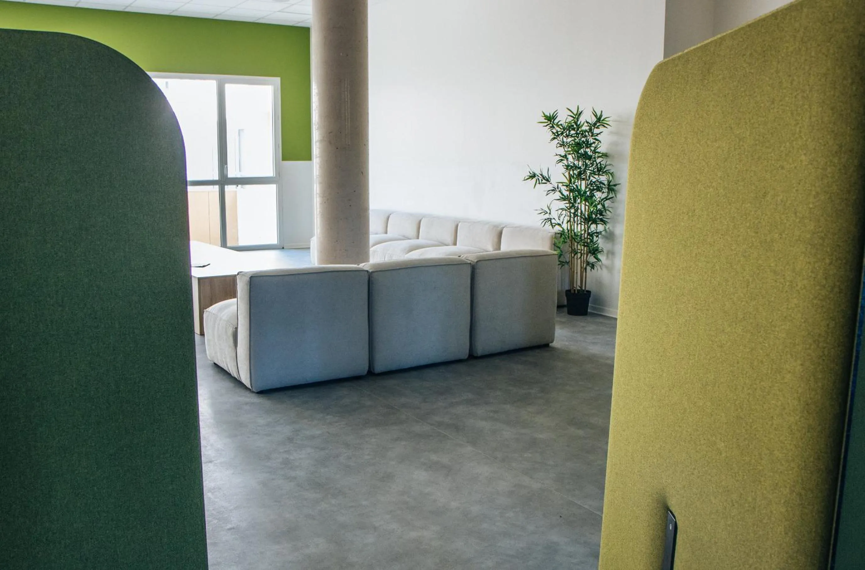Seating area in Twenty Business Flats Béziers