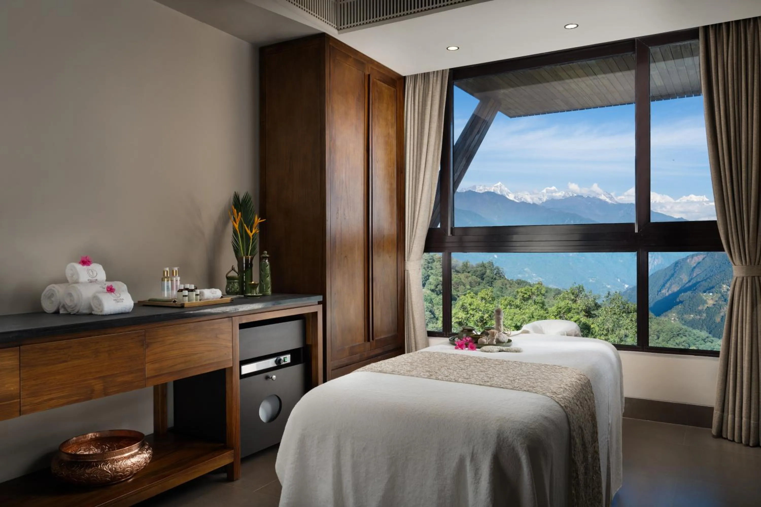 Spa and wellness centre/facilities, Bed in Taj Guras Kutir Resort & Spa, Gangtok