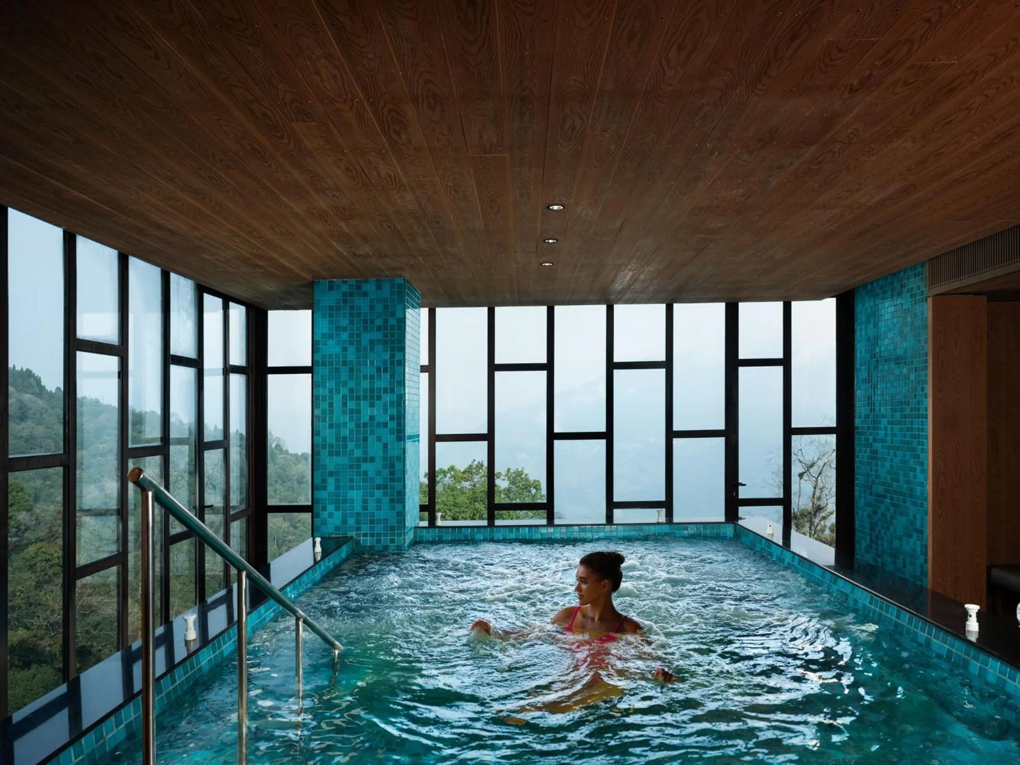 Swimming pool in Taj Guras Kutir Resort & Spa, Gangtok