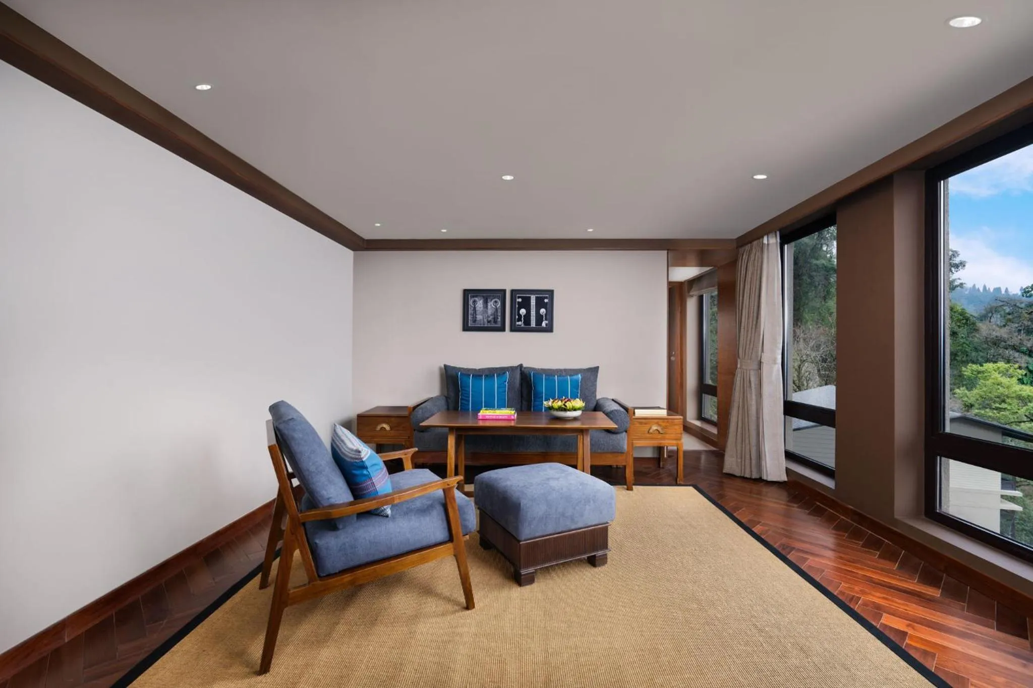 Living room in Taj Guras Kutir Resort & Spa, Gangtok