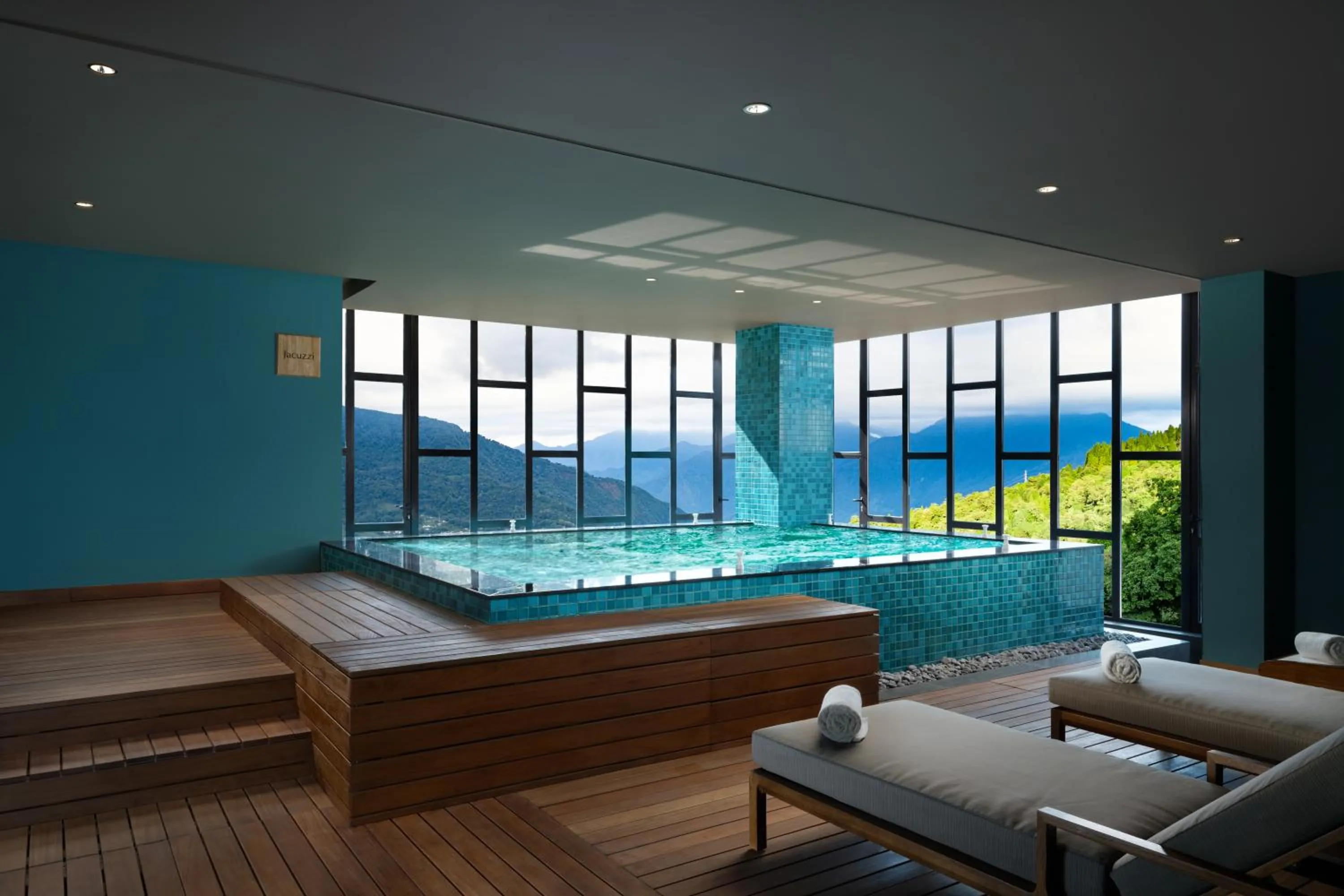 Swimming pool in Taj Guras Kutir Resort & Spa, Gangtok