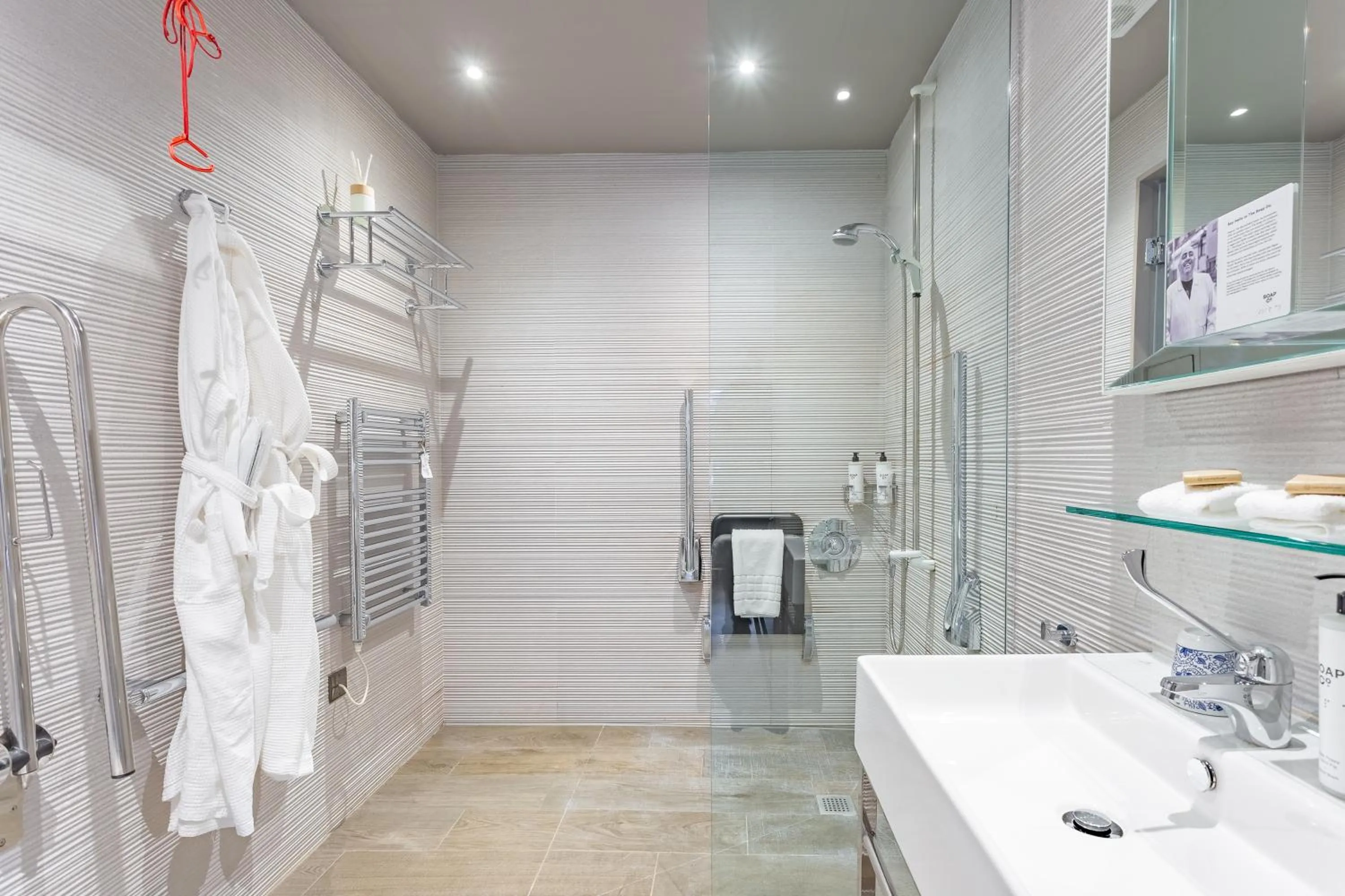 Bathroom in Murrayfield Hotel