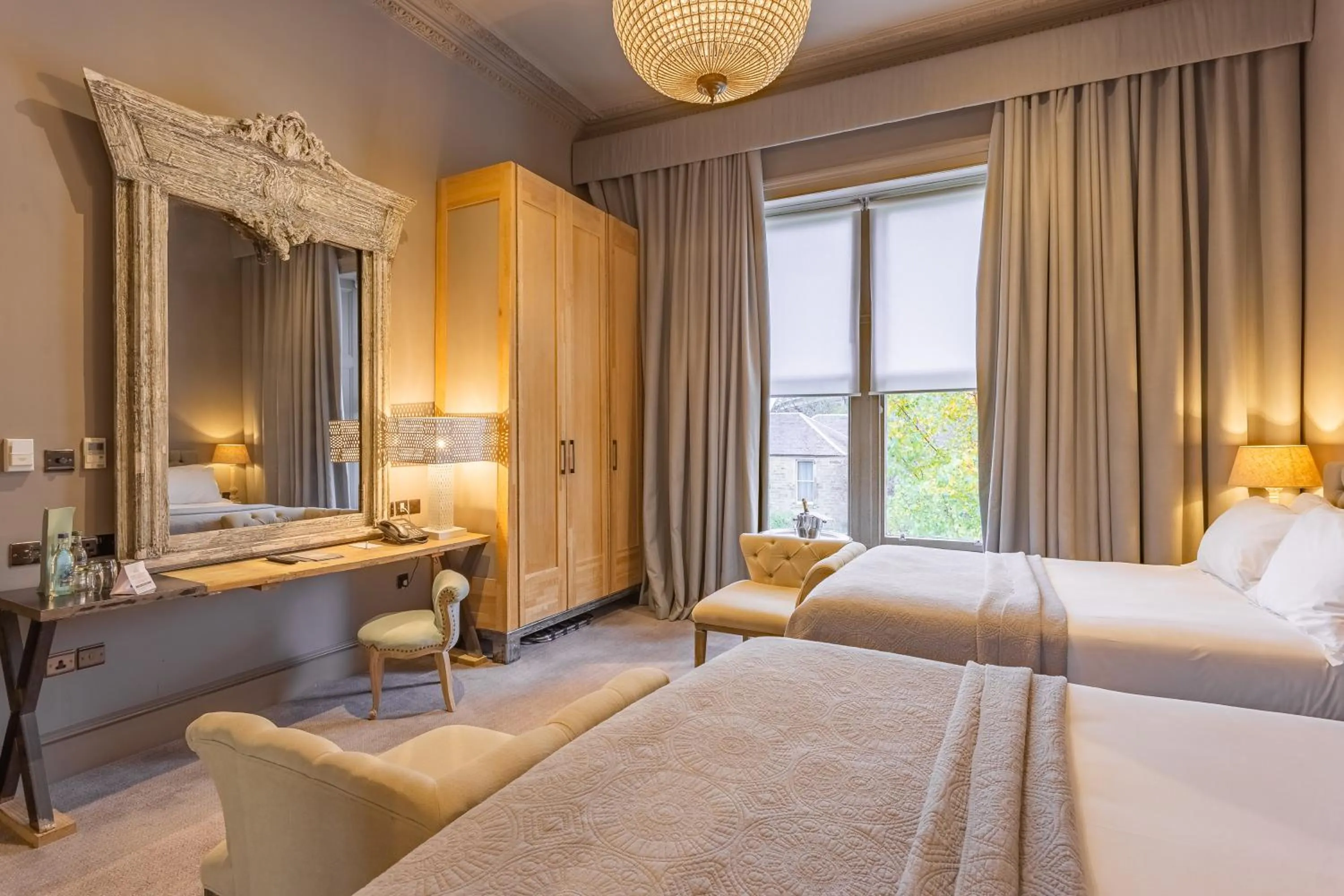 Photo of the whole room, Bed in Murrayfield Hotel