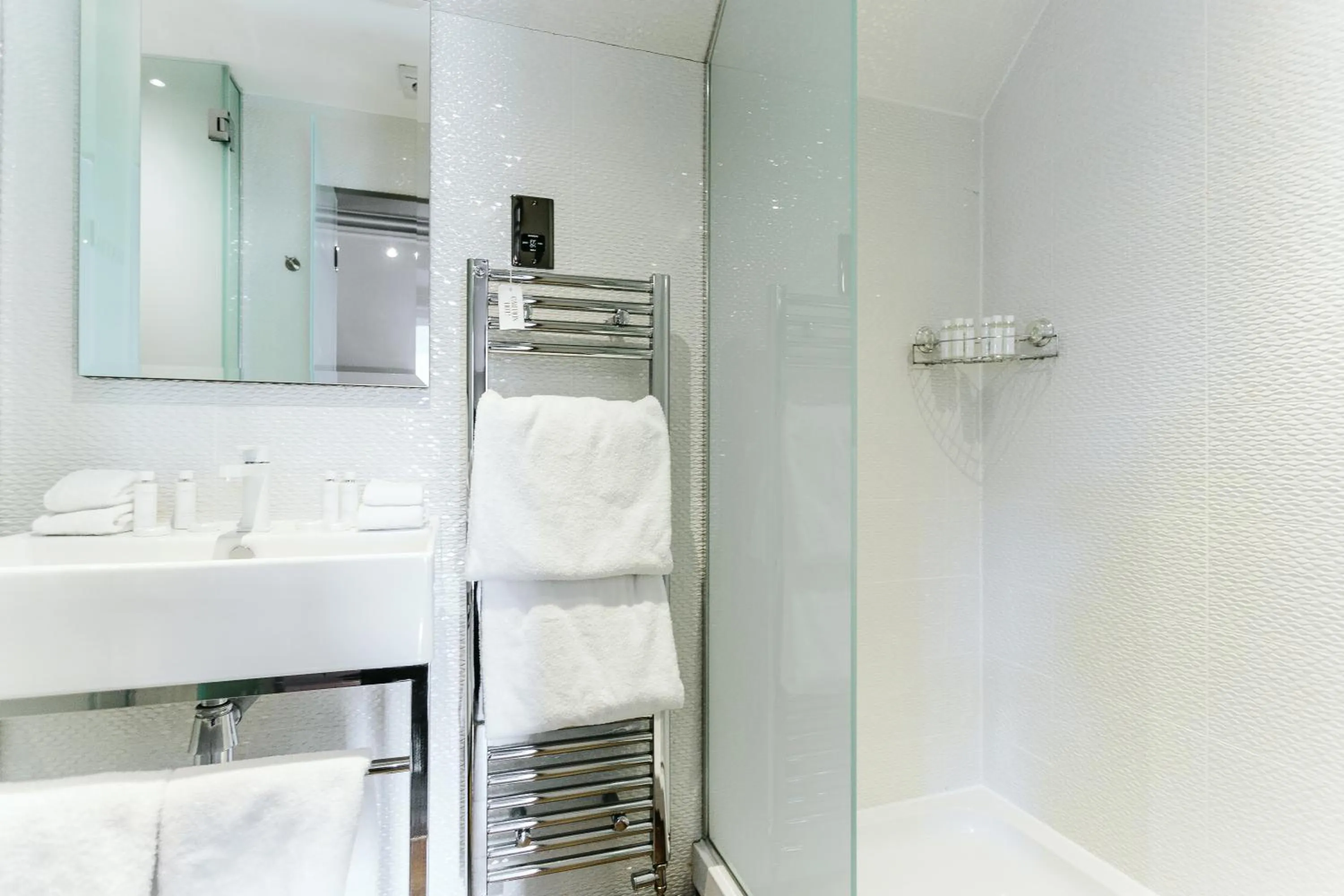 Shower in Murrayfield Hotel