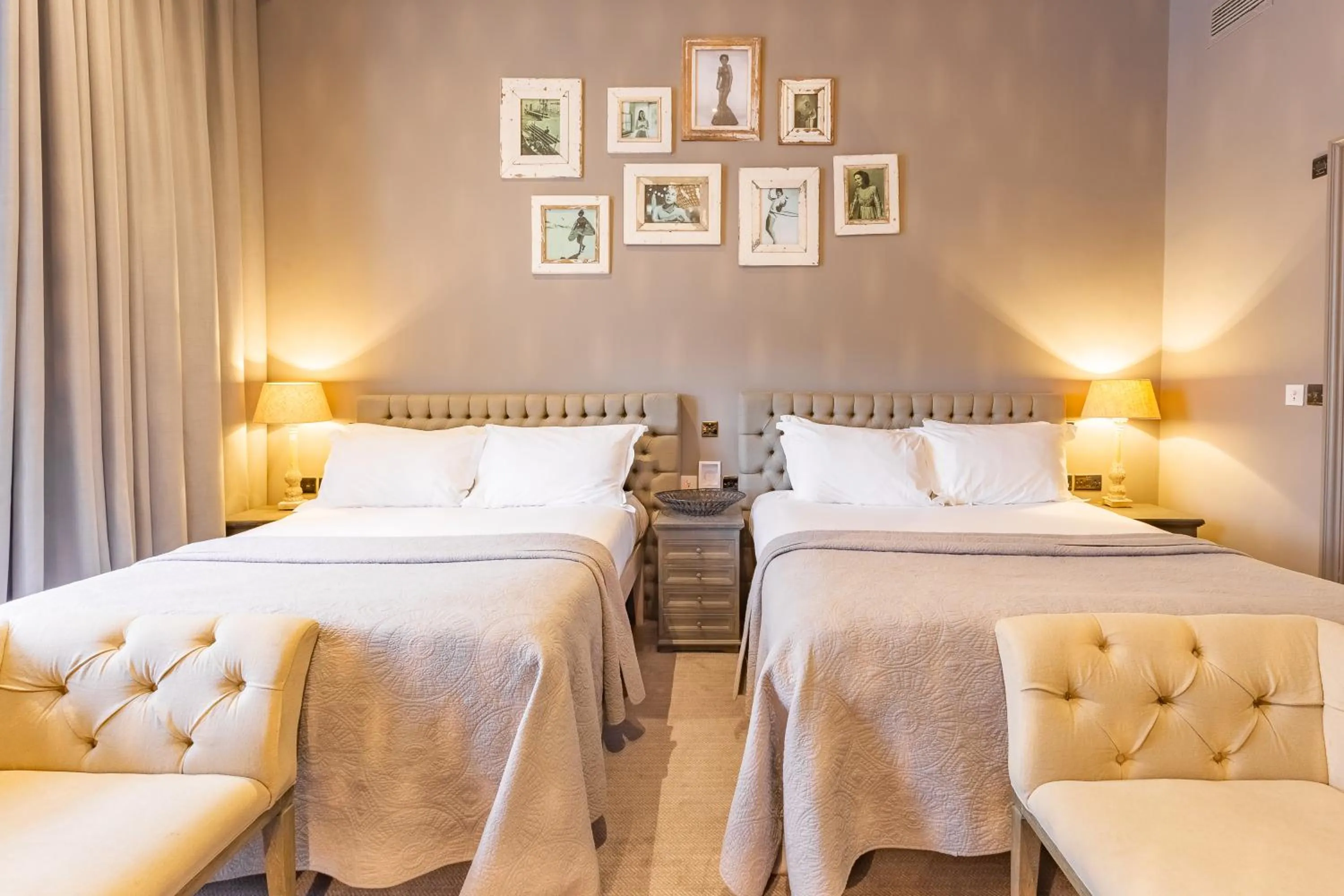 Bed in Murrayfield Hotel