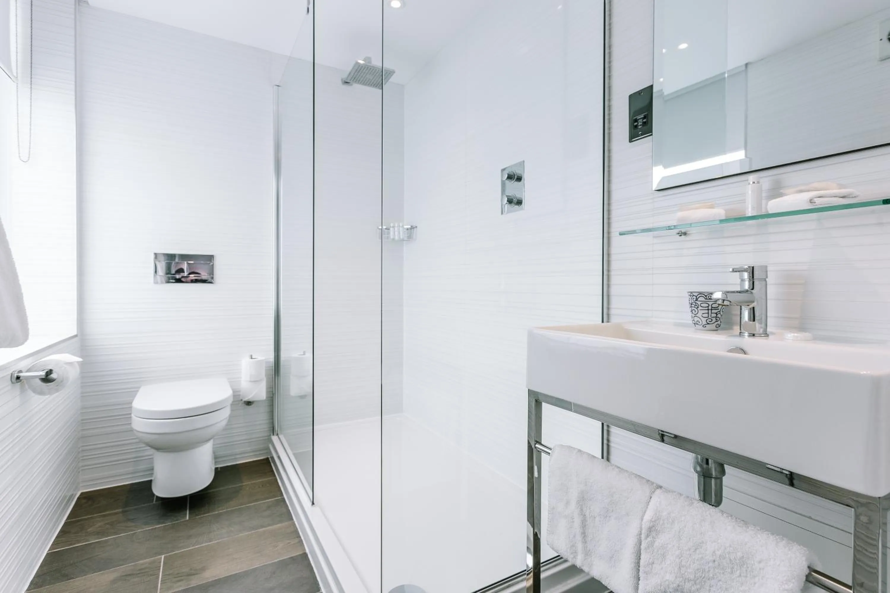 Shower in Murrayfield Hotel