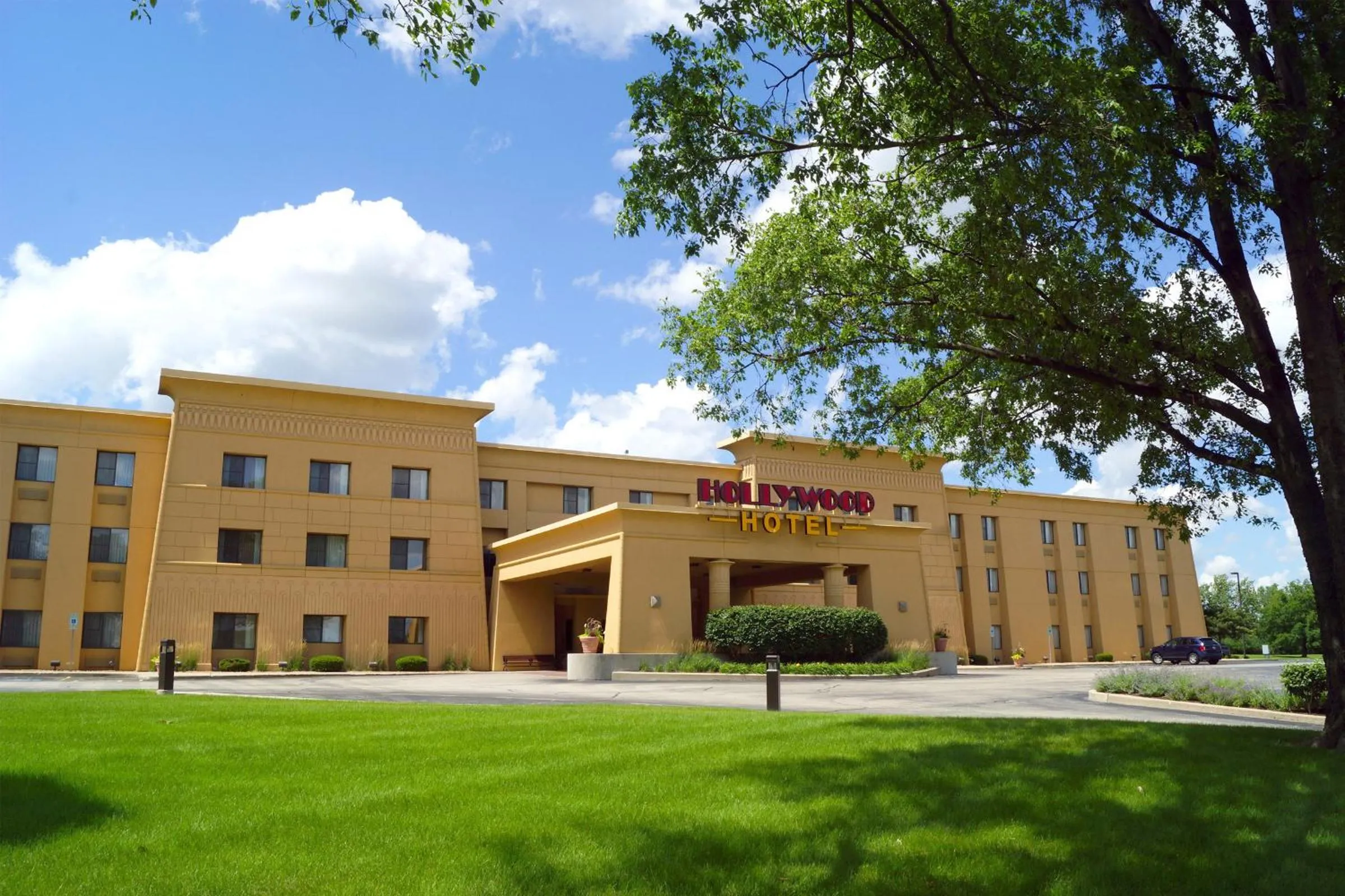 Facade/entrance in Hollywood Casino Joliet Hotel