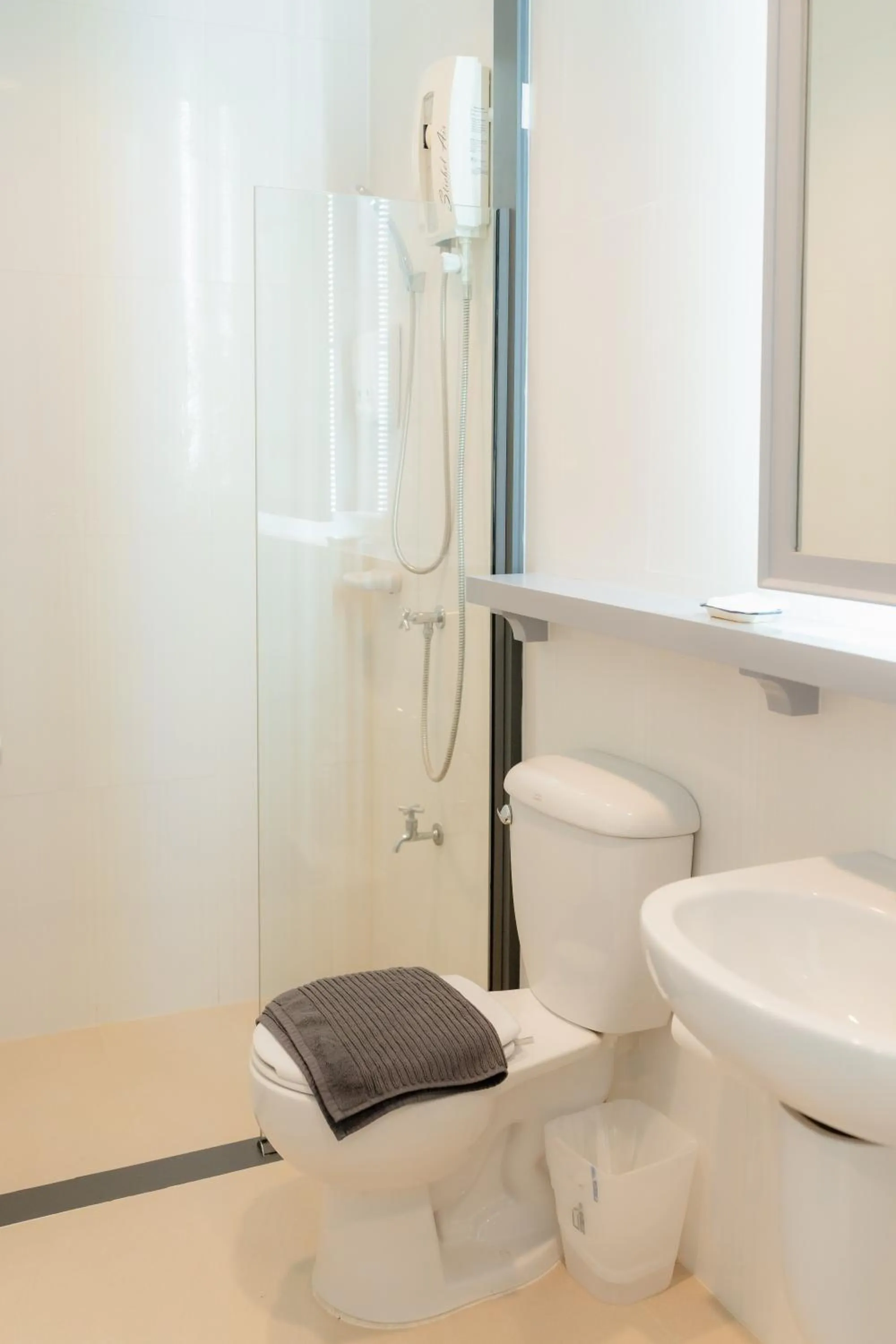 Bathroom in Apo Hotel