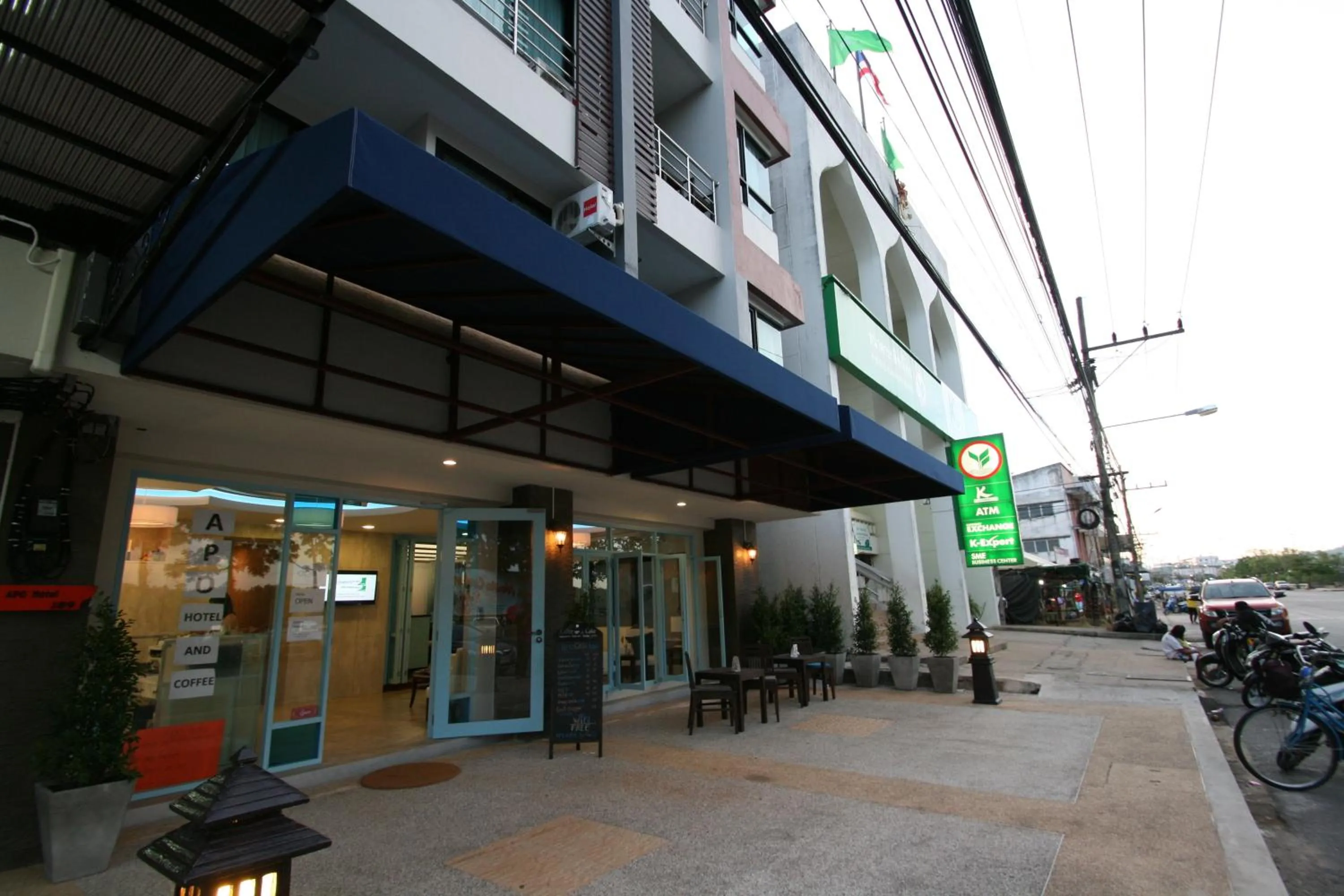 Facade/entrance in Apo Hotel