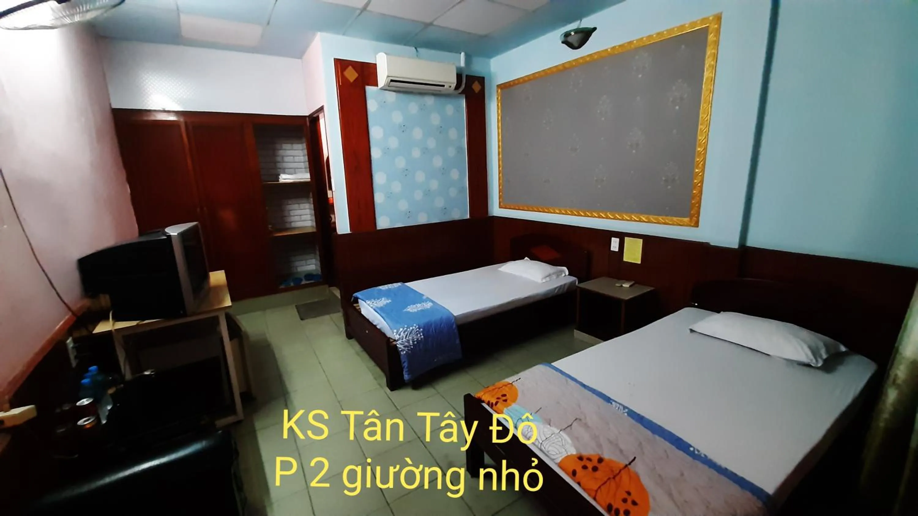 Bed in Tan Tay Do Hotel