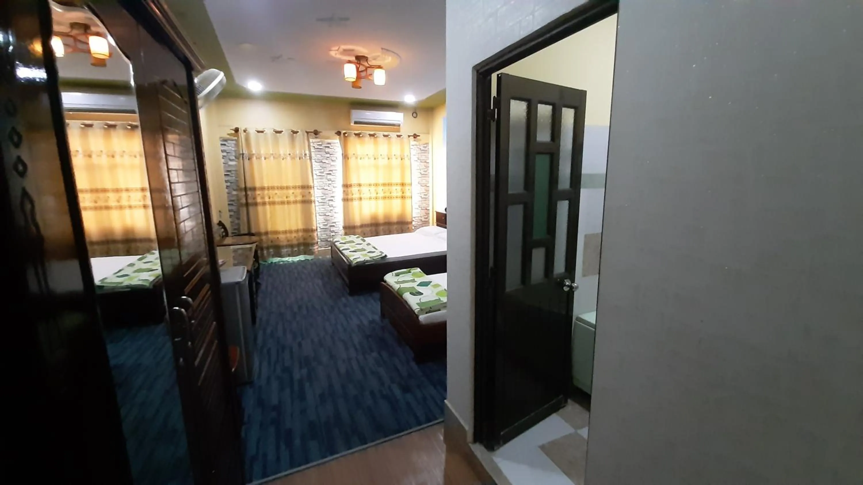 Bed in Tan Tay Do Hotel