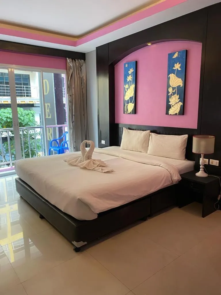 Bed in New Lavender Hotel Patong