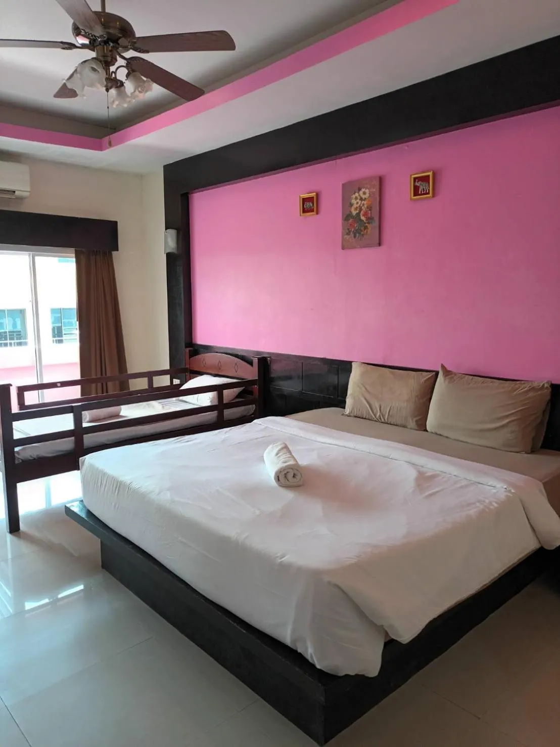 Bed in New Lavender Hotel Patong