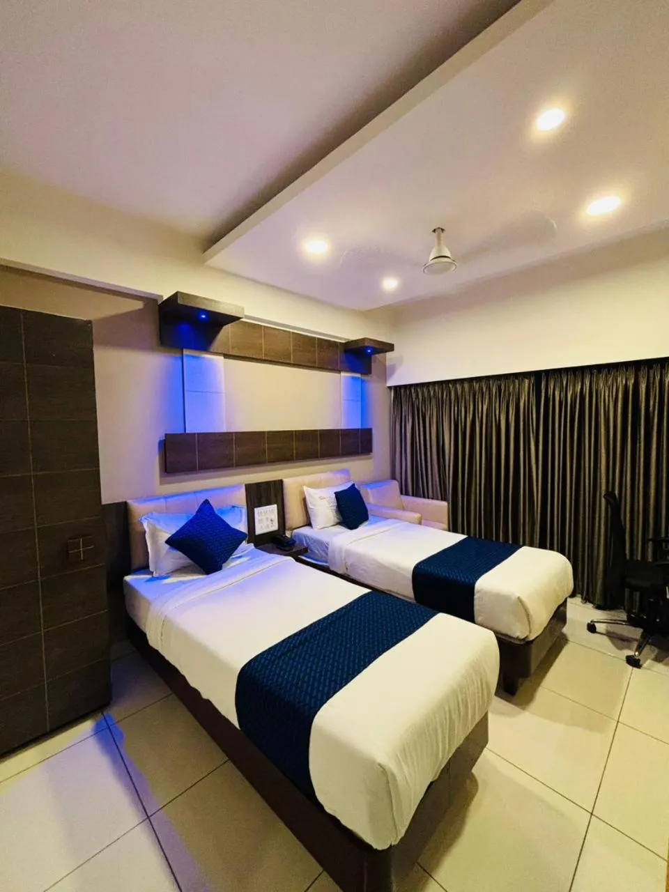 Bedroom, Bed in Hotel Sandalwood Inn - Rooms and Spa