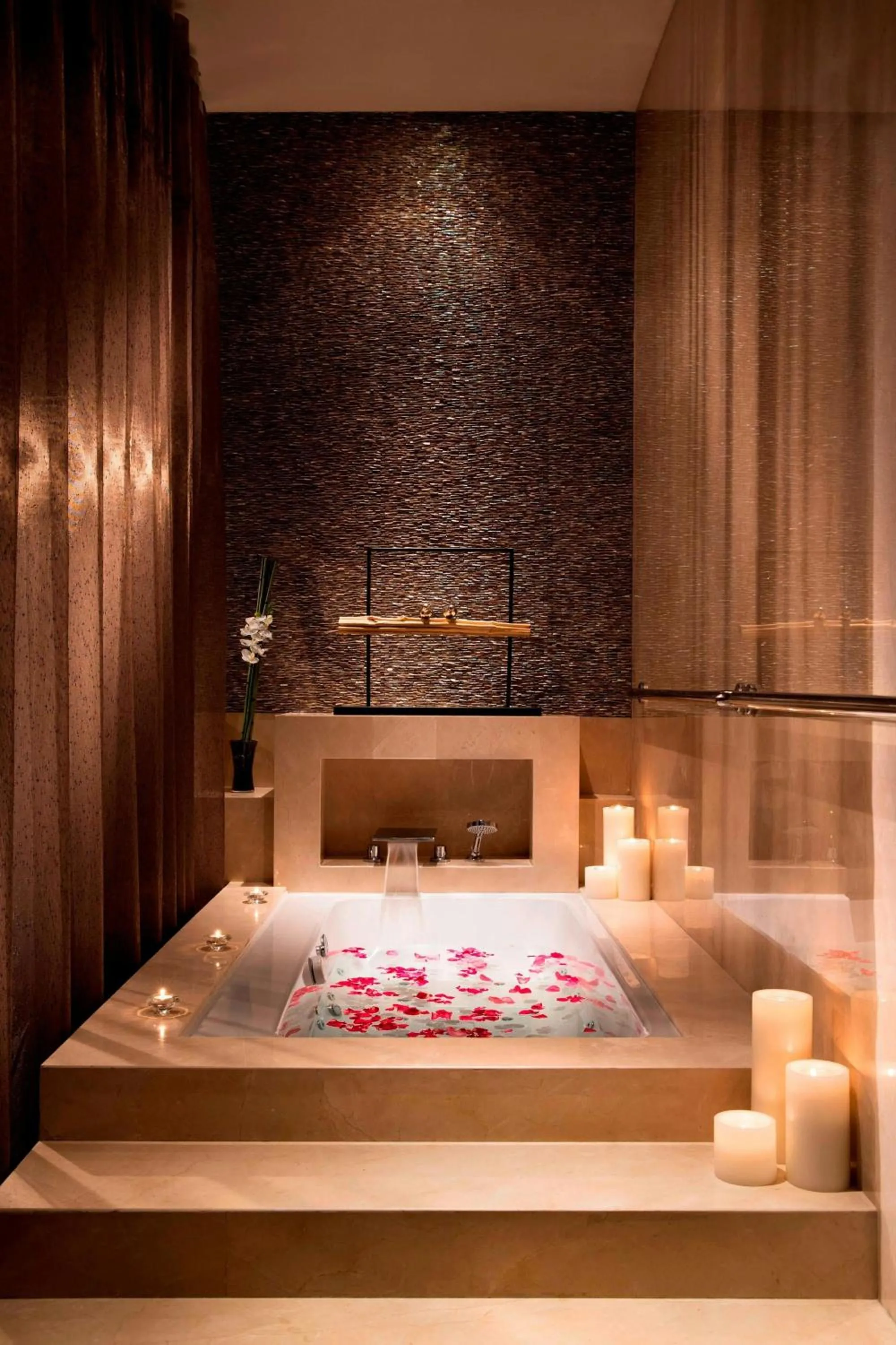 Spa and wellness centre/facilities, Bed in JW Marriott Hotel Zhengzhou